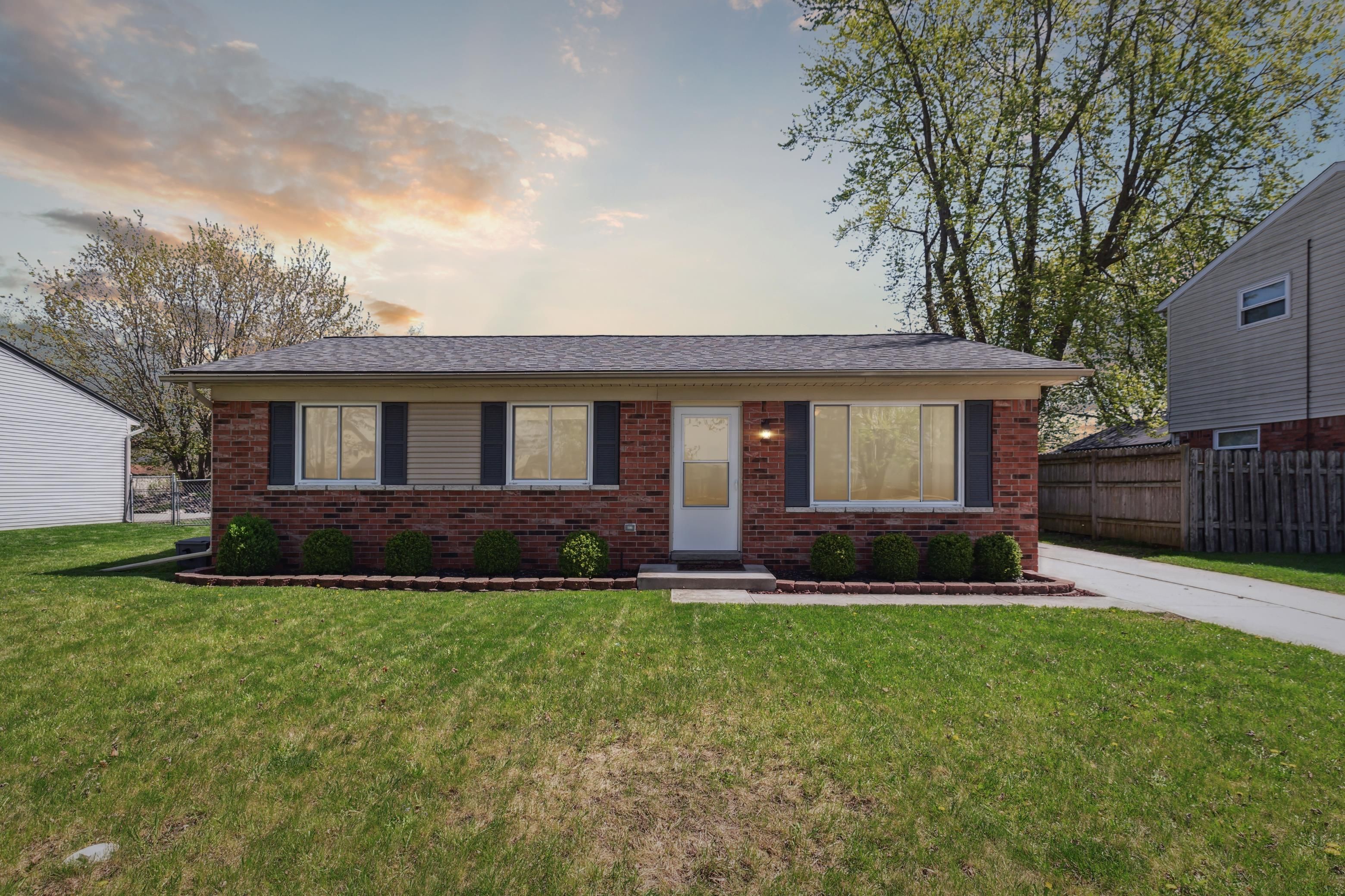 Flat Rock City Wayne, Michigan 48134, United States, 3 Bedrooms Bedrooms, ,1 BathroomBathrooms,Residential,Pending,123700