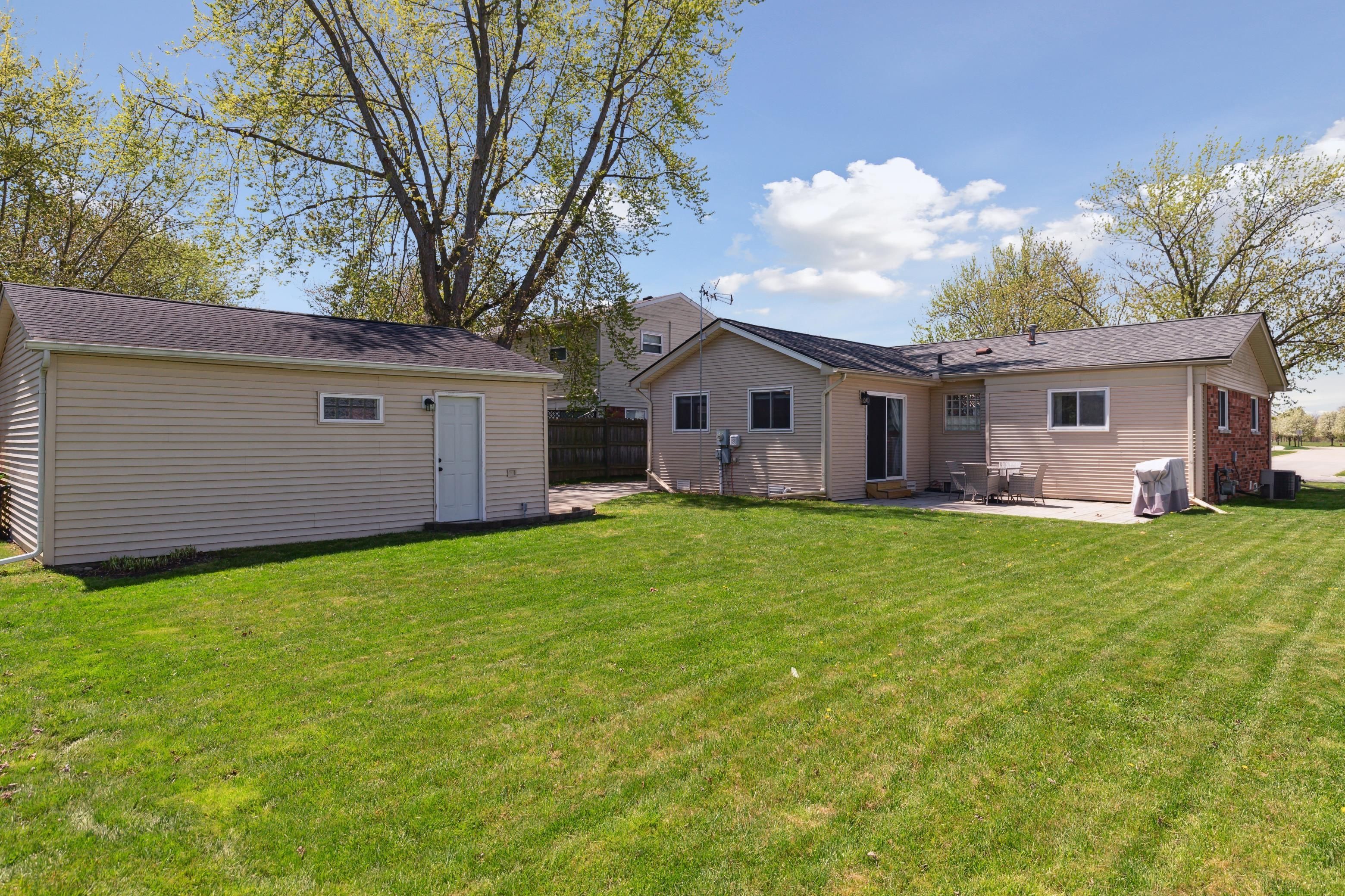 Flat Rock City Wayne, Michigan 48134, United States, 3 Bedrooms Bedrooms, ,1 BathroomBathrooms,Residential,Pending,123700