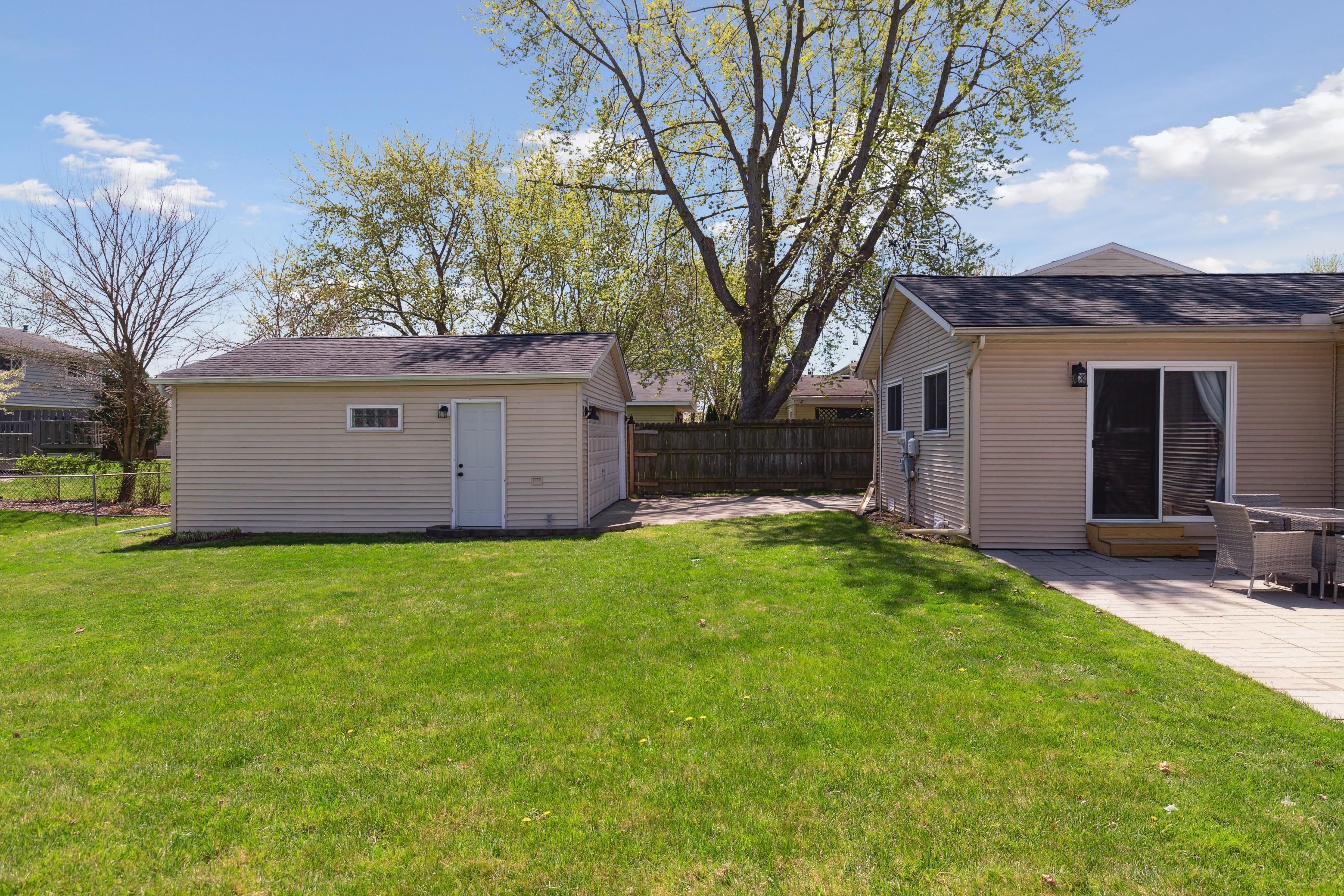 Flat Rock City Wayne, Michigan 48134, United States, 3 Bedrooms Bedrooms, ,1 BathroomBathrooms,Residential,Pending,123700