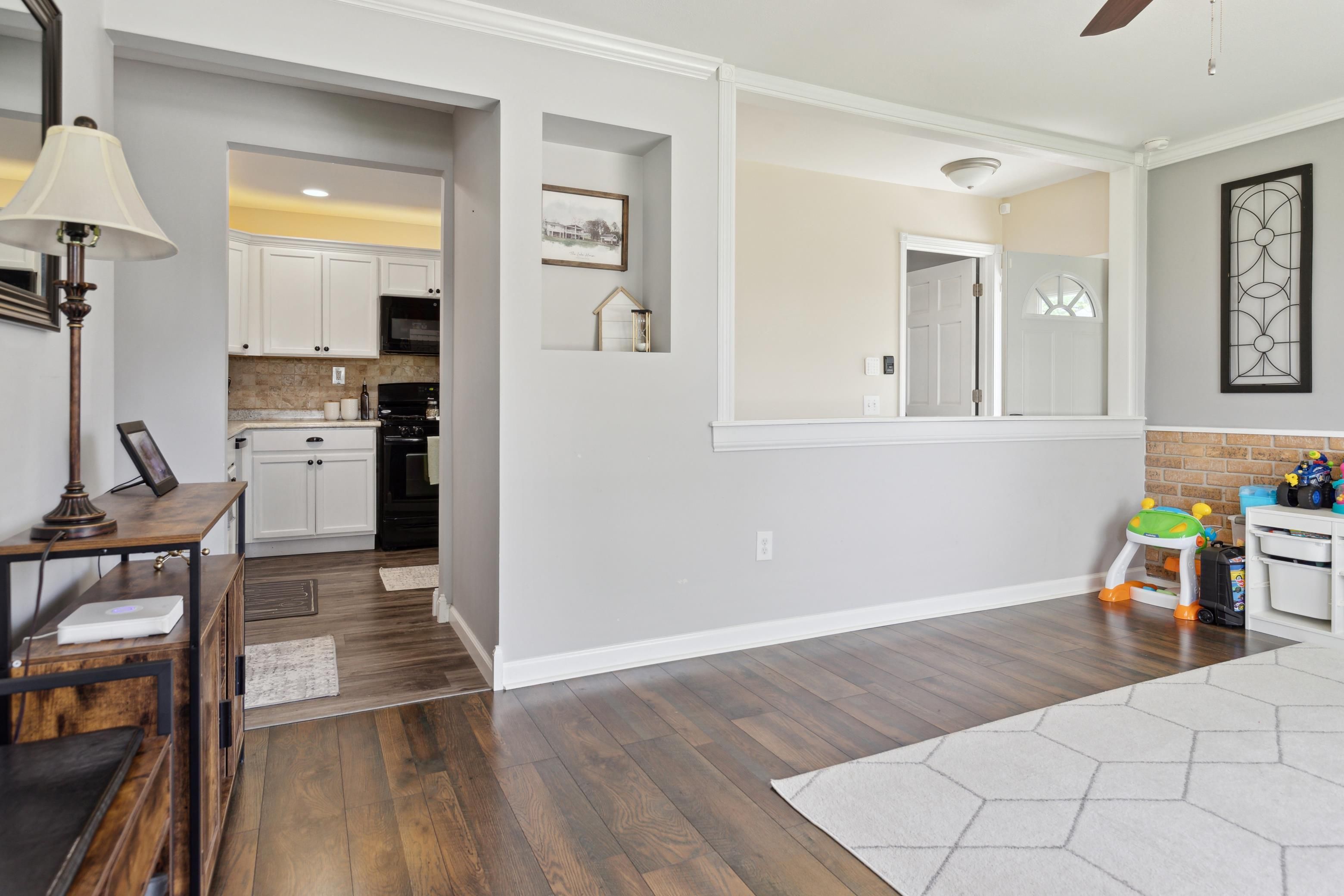 Flat Rock City Wayne, Michigan 48134, United States, 3 Bedrooms Bedrooms, ,1 BathroomBathrooms,Residential,Pending,123700