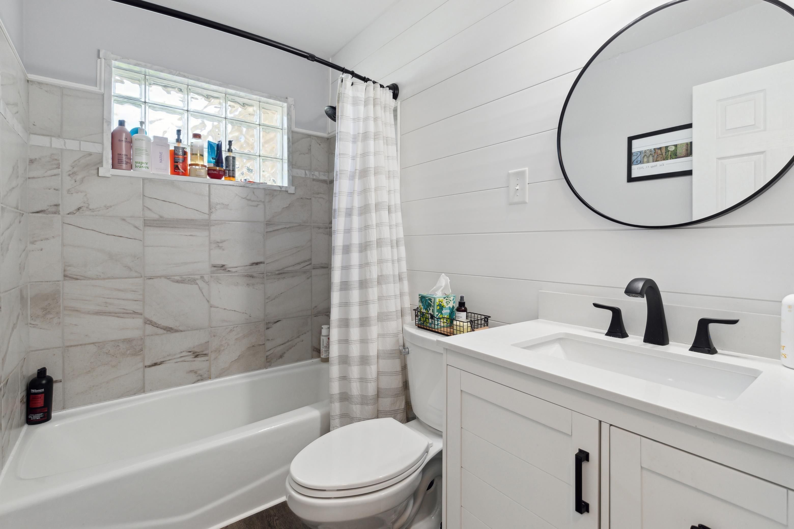 Flat Rock City Wayne, Michigan 48134, United States, 3 Bedrooms Bedrooms, ,1 BathroomBathrooms,Residential,Pending,123700