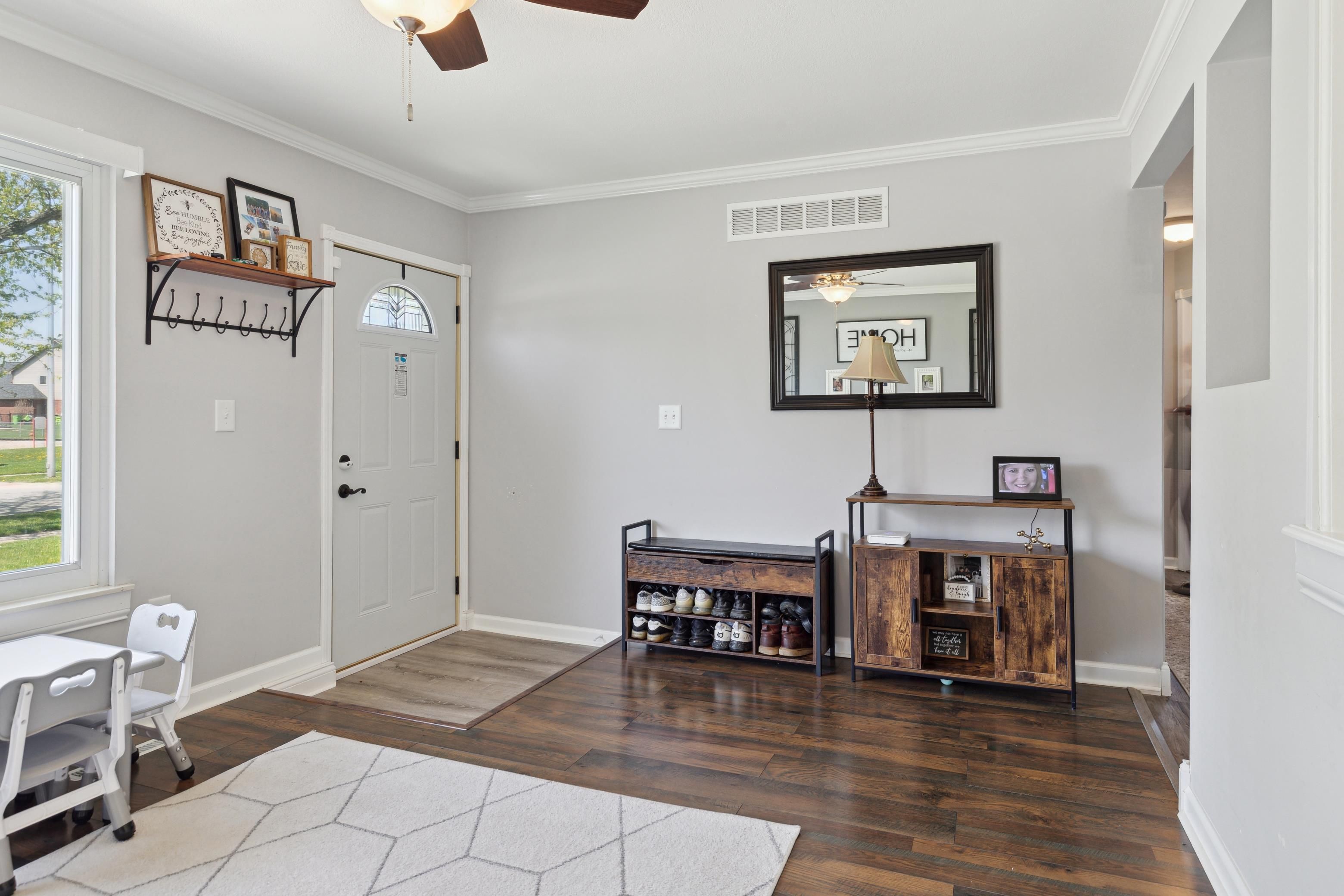 Flat Rock City Wayne, Michigan 48134, United States, 3 Bedrooms Bedrooms, ,1 BathroomBathrooms,Residential,Pending,123700