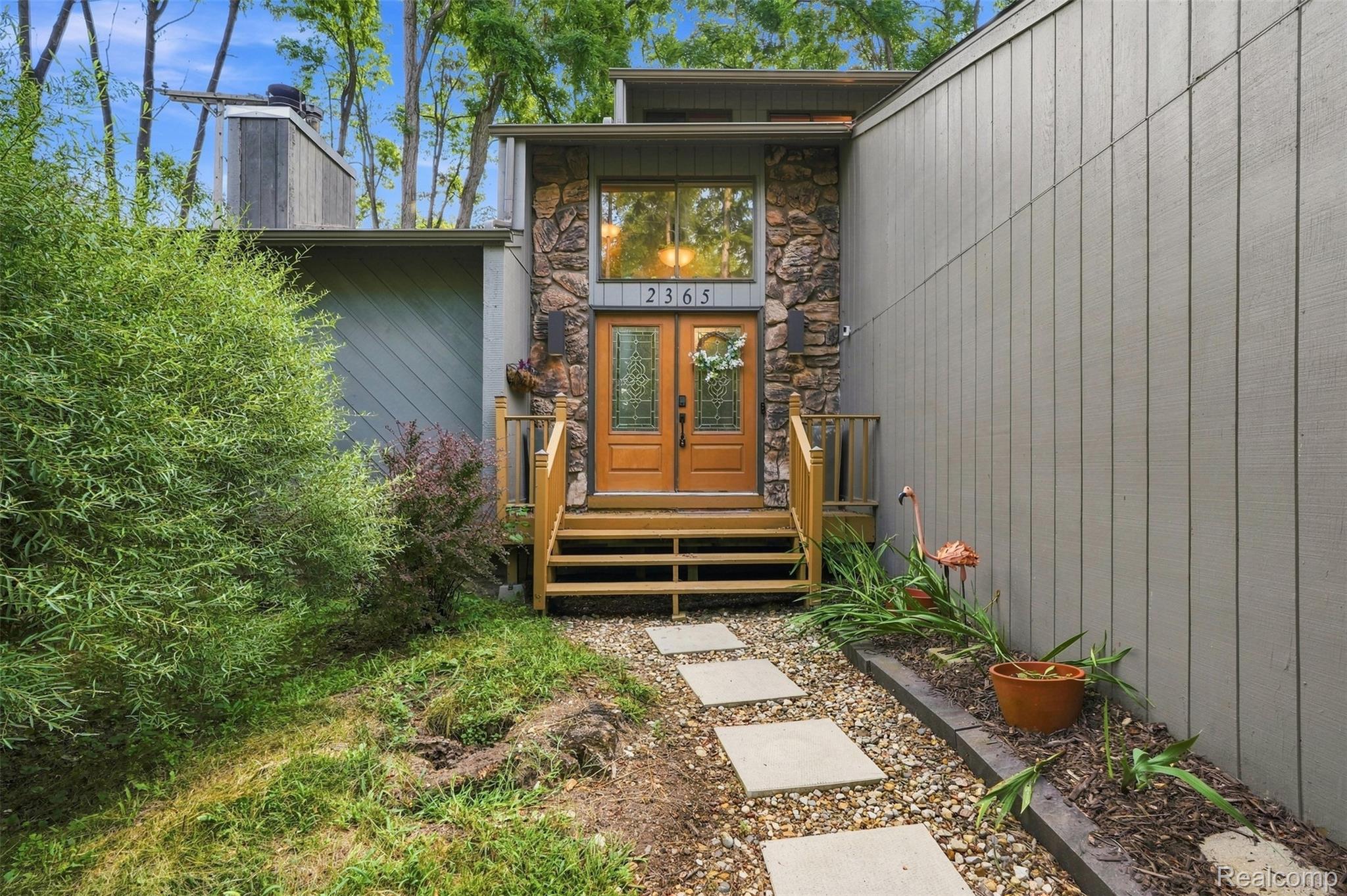 2365 Lochaven Road