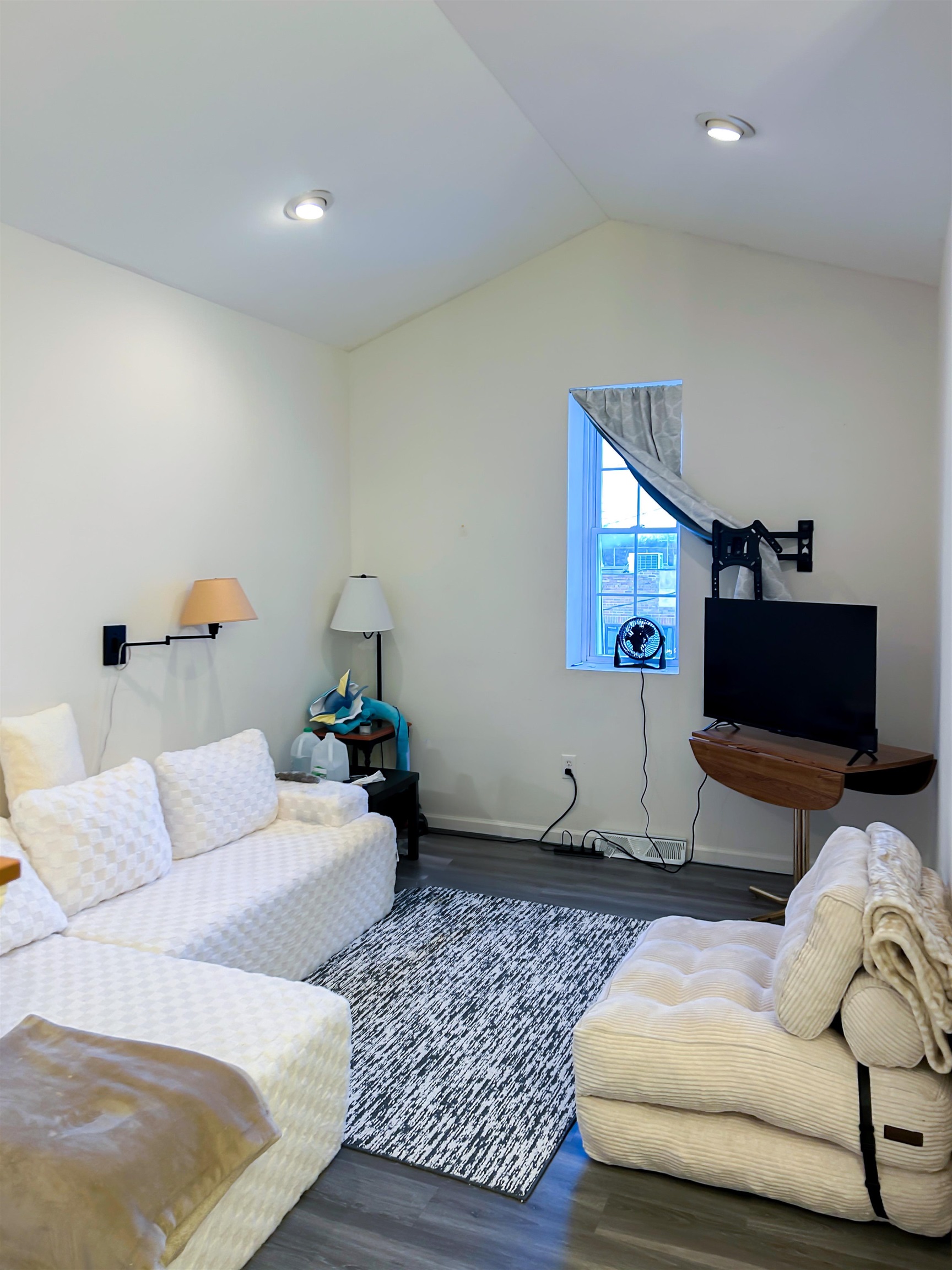 718 E Mount Morris Street