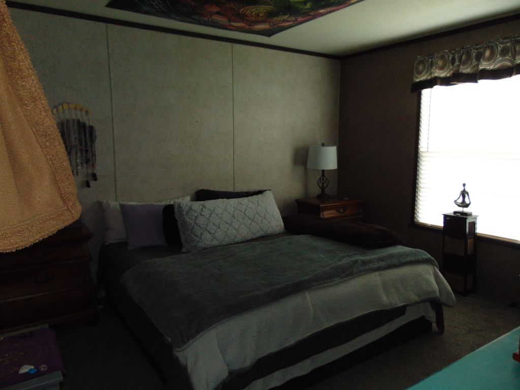 listing image 0