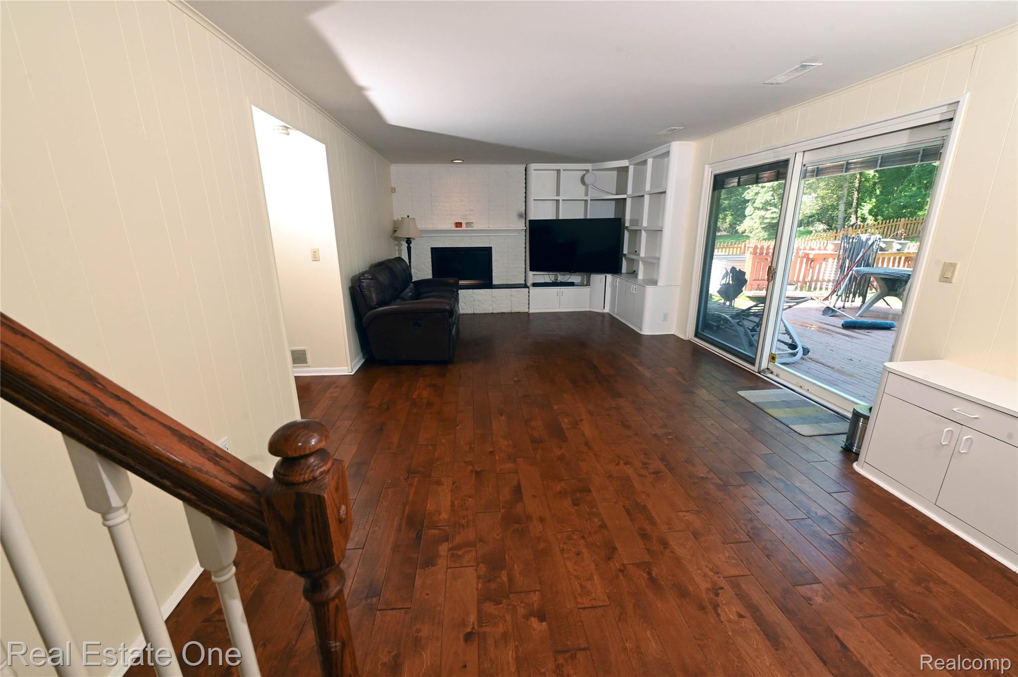 5382 Van Ness Drive