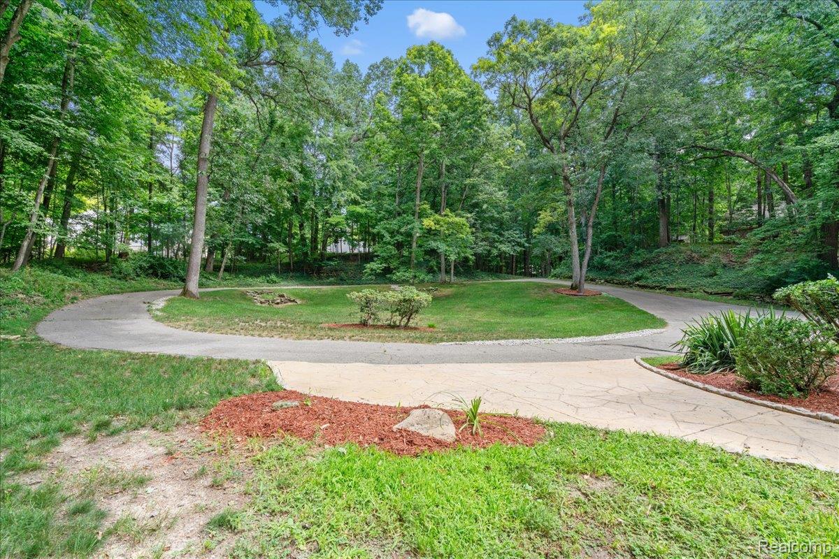 8115 Kiowa Trail