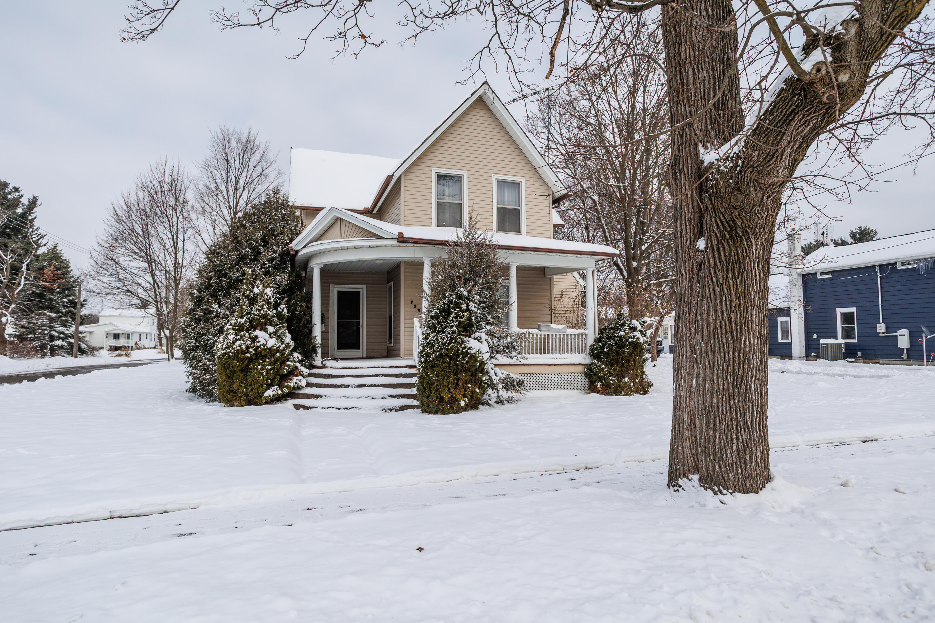 732 W Hanover Street