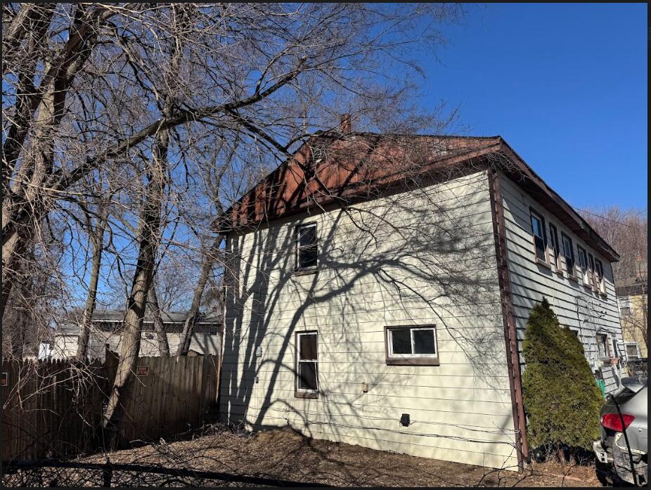 2316 Deerfield Court