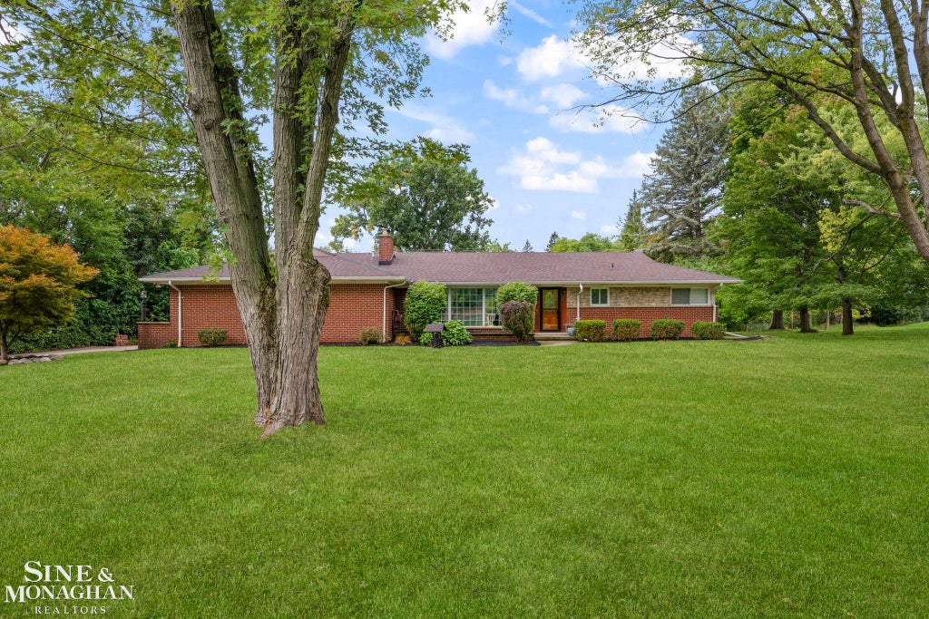 Photo of 25631 Springbrook Drive, Farmington Hills City, MI 48336 (MLS # 58050220710)