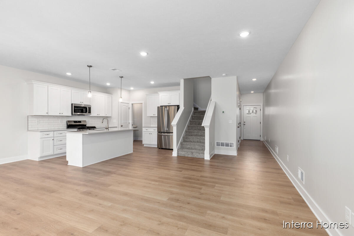 3331 Kings River Street SW 44