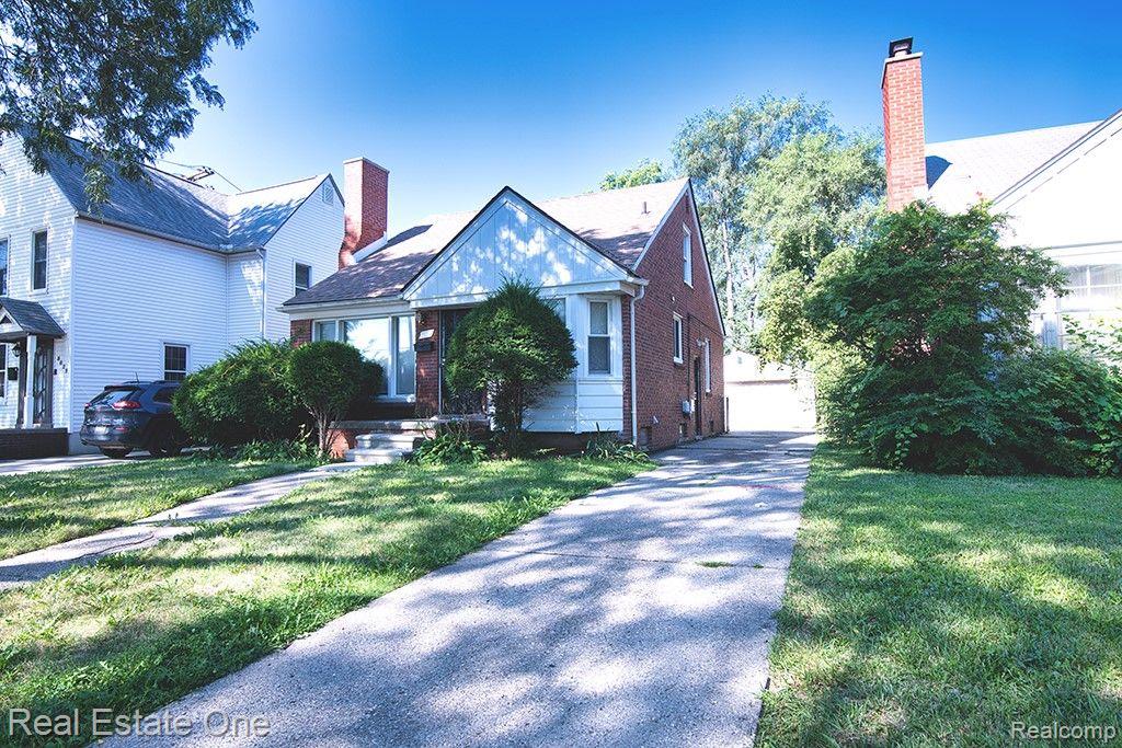 8035 PINEHURST Street