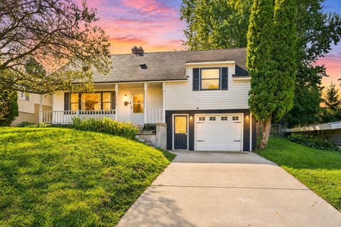 Photo of 1044 Lockridge Drive NE, Grand Rapids City, MI 49505 (MLS # 65026045932)