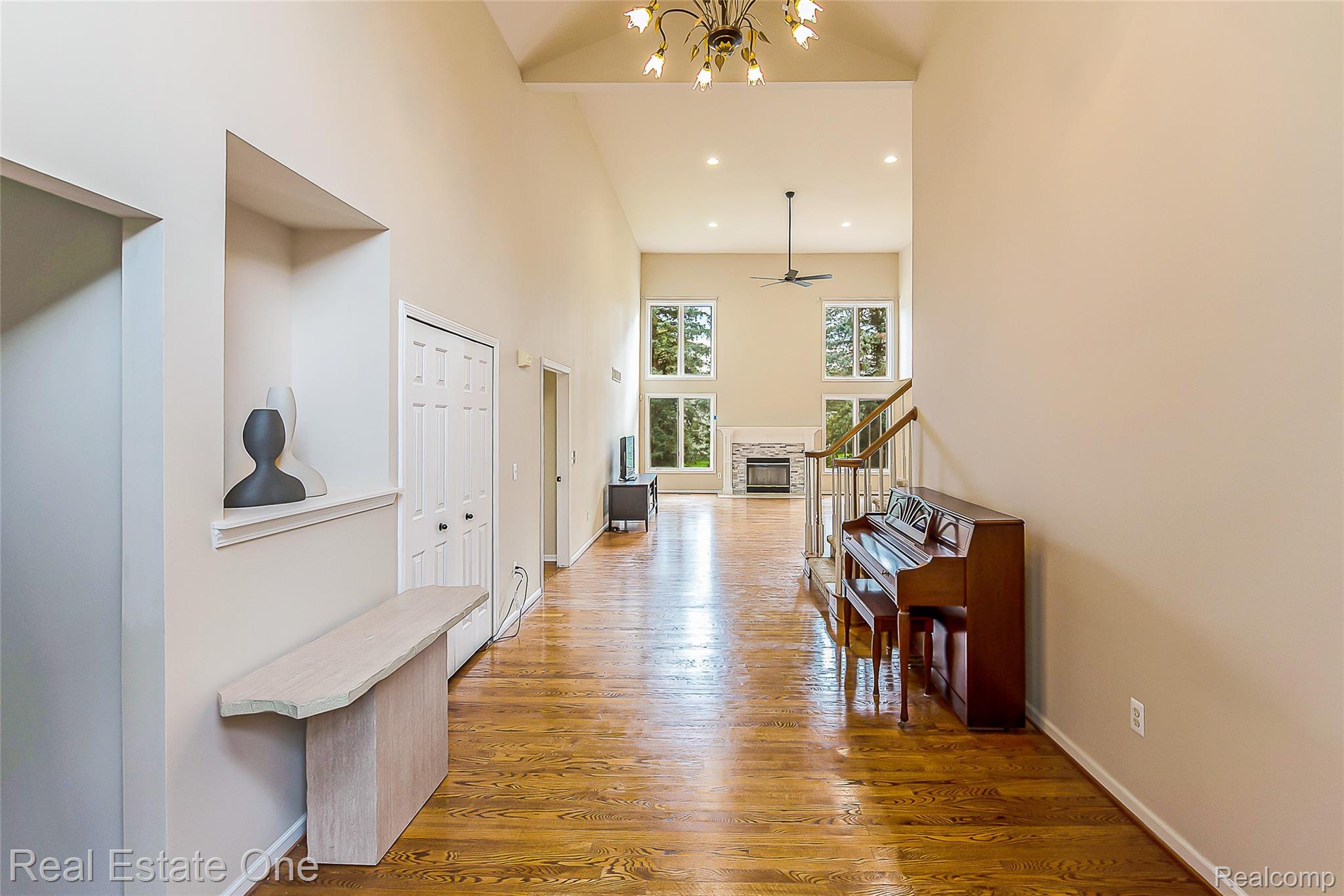 1013 ROCHELLE PARK Drive