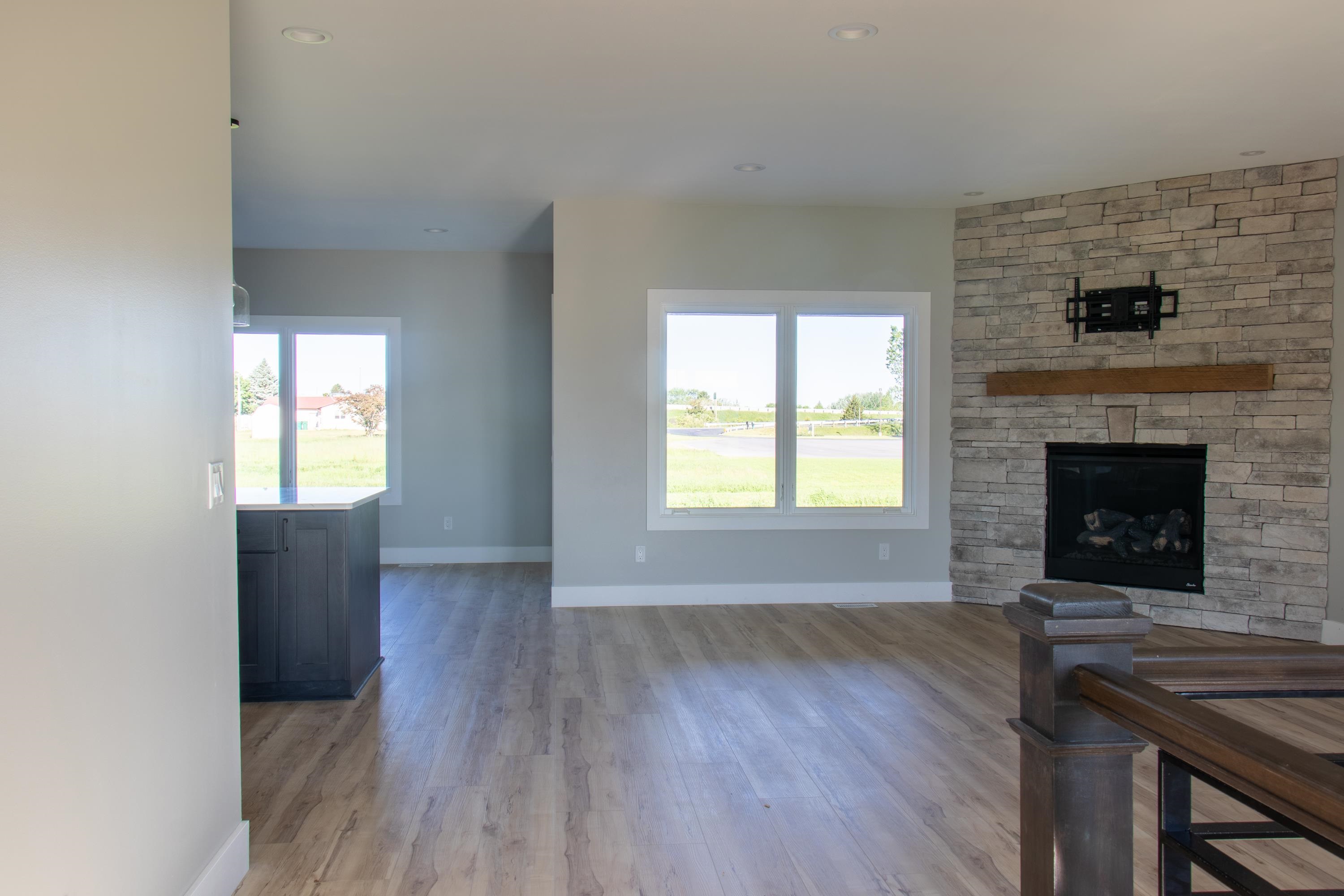 2816 W Crossroads Drive