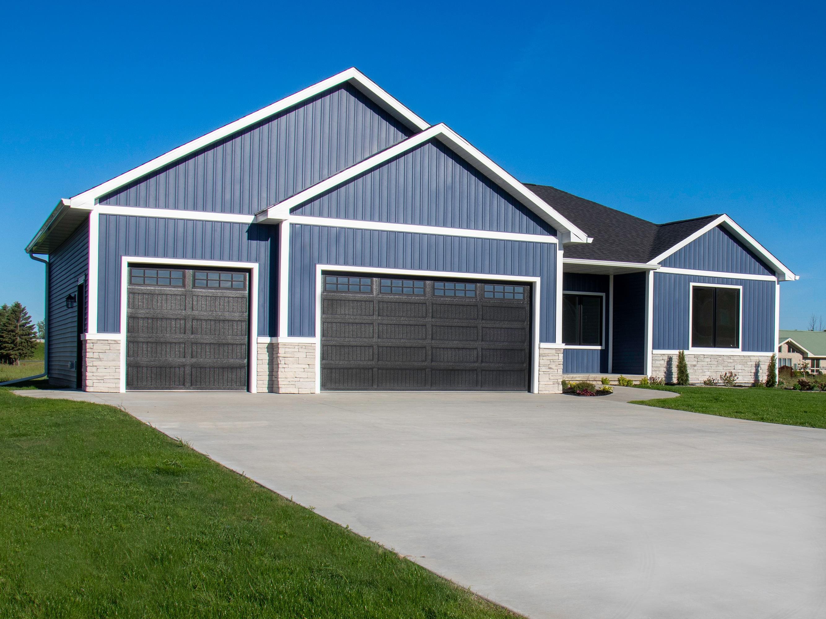2816 W Crossroads Drive