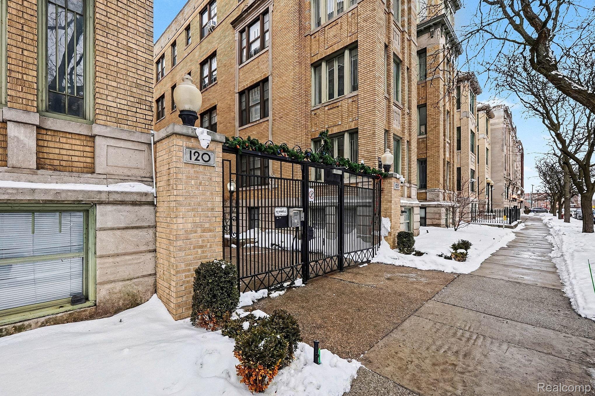 120 Seward Street 108