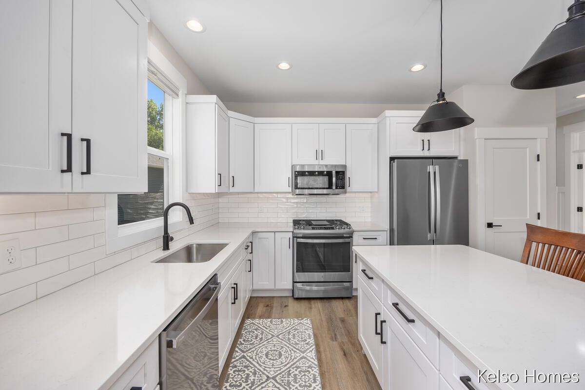 1189 Gleneagle Trail 37