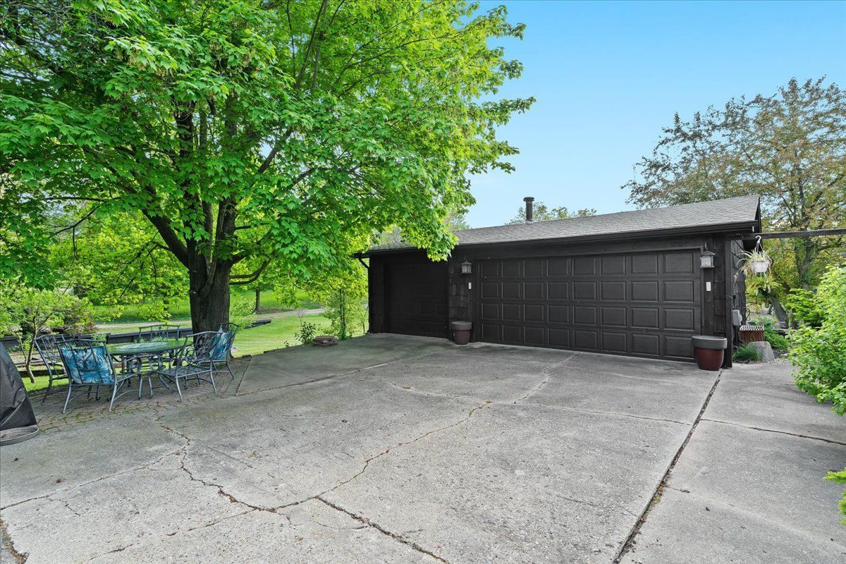2865 STEEPLE HILL Road