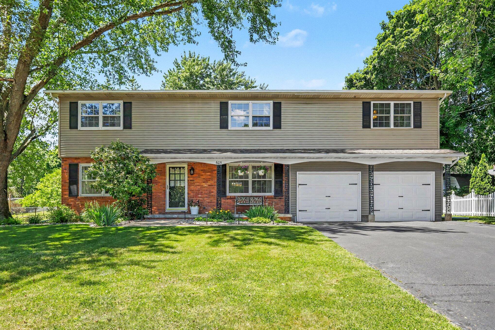 605 East Drive