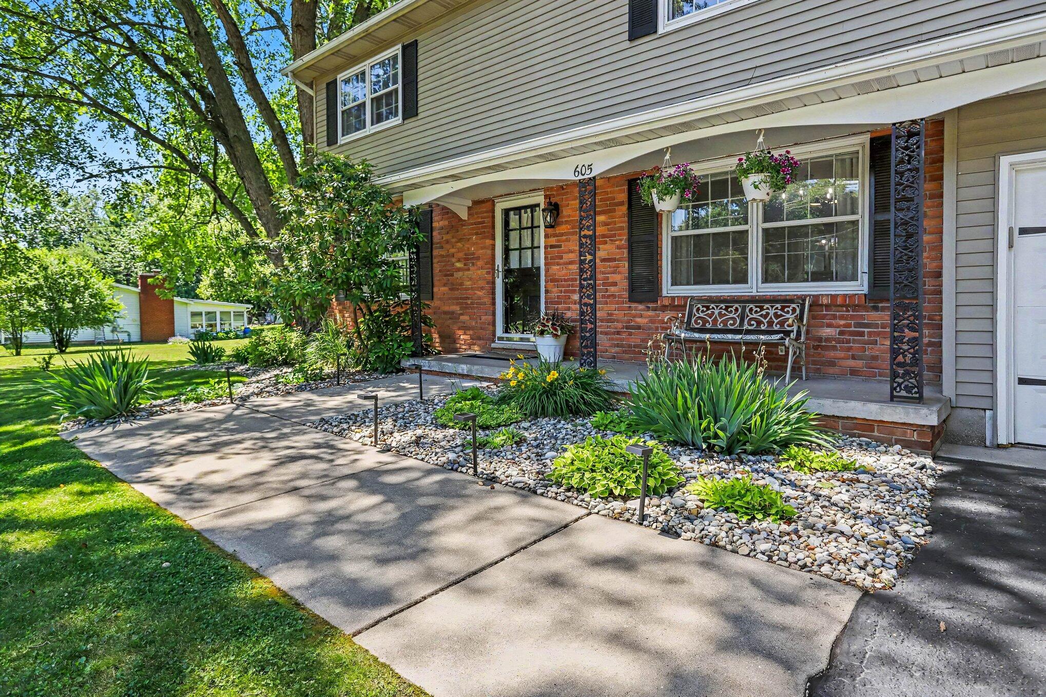 605 East Drive