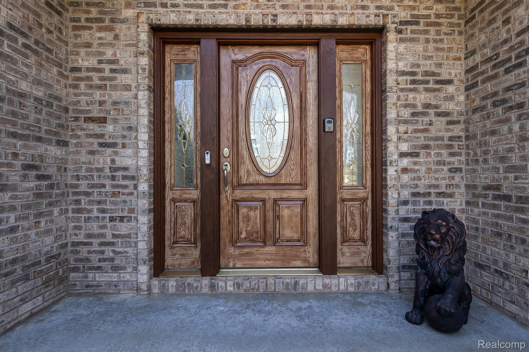 398 MEADOWVIEW Drive