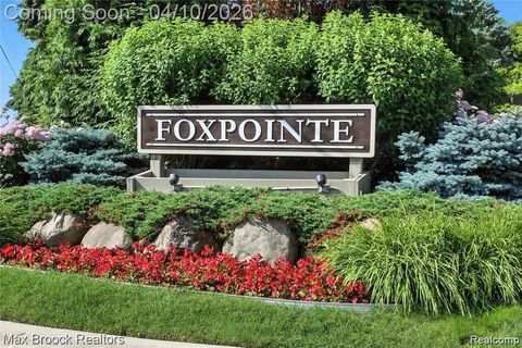 4231 Foxpointe Drive West Bloomfield Charter Township MI 48323