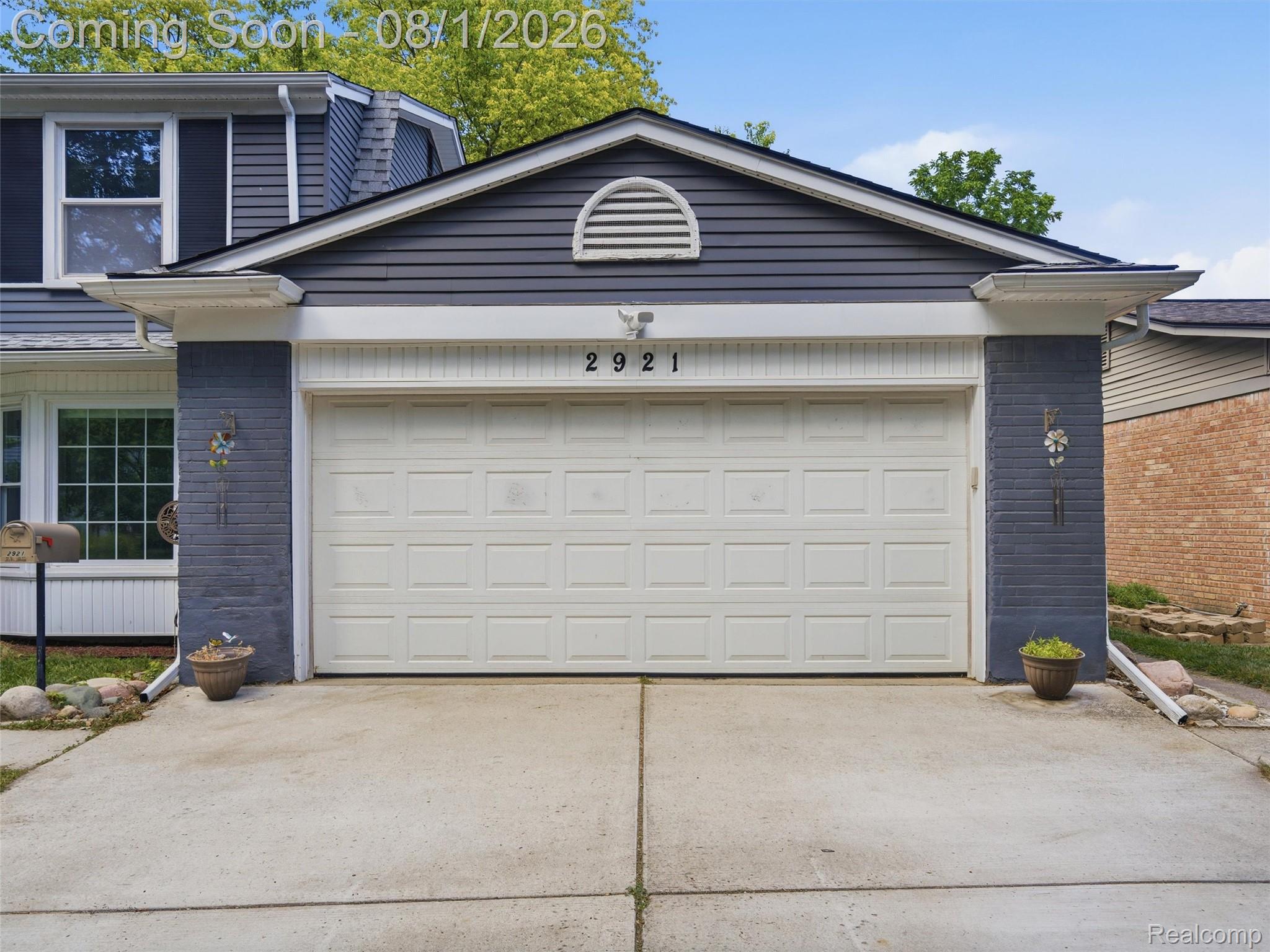 2921 Baylis Drive