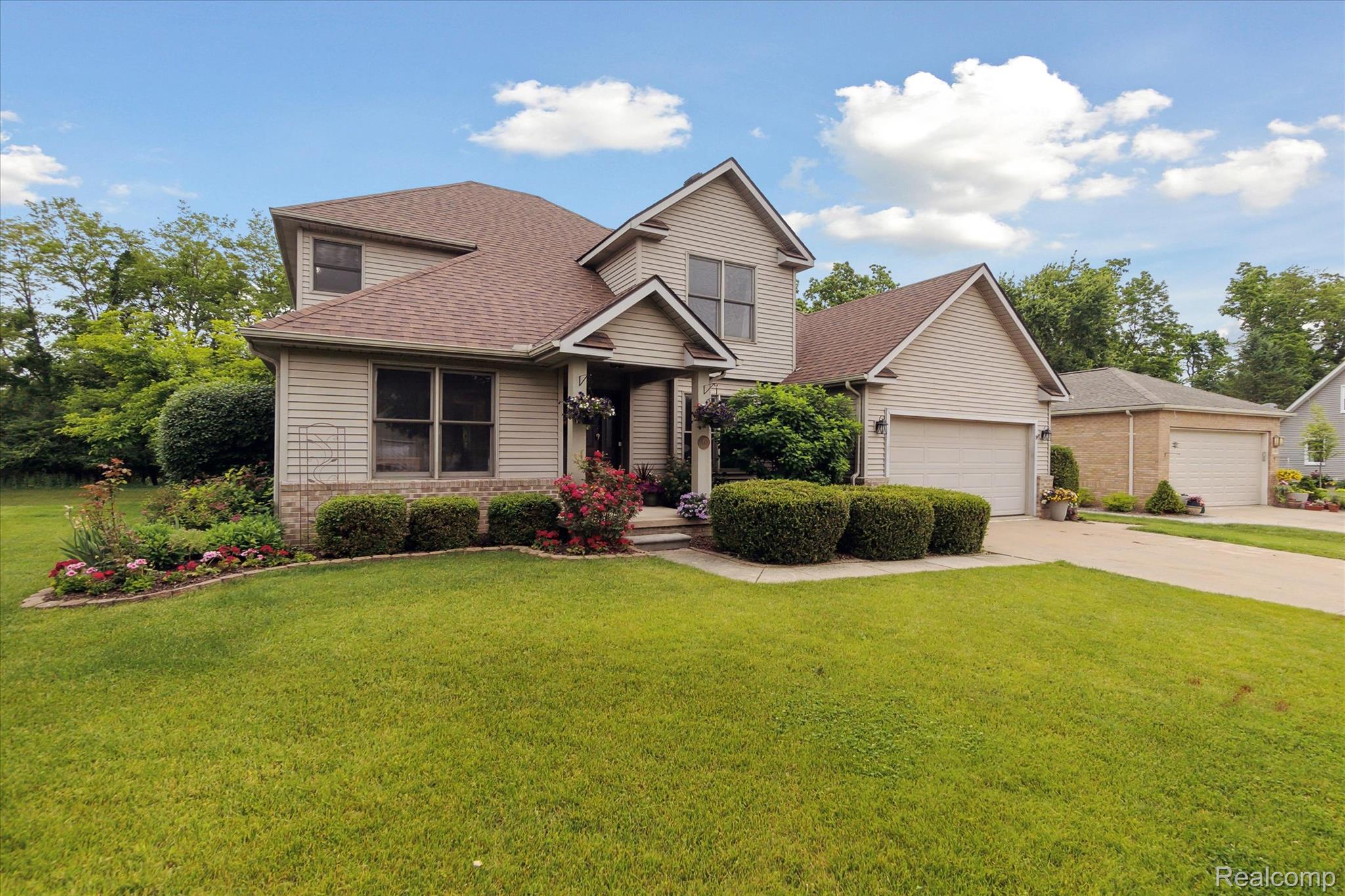 1453 Maplewood Drive