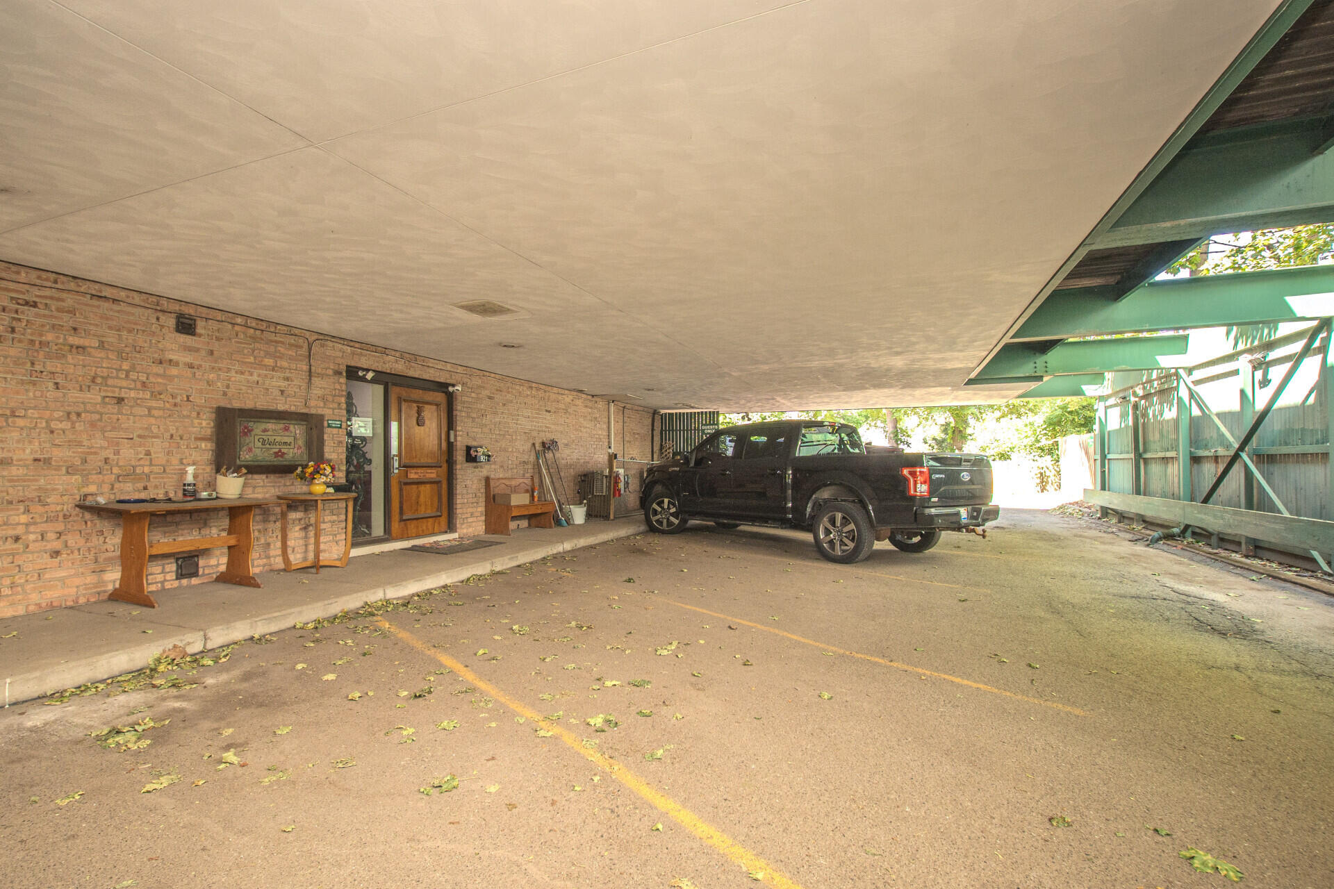 921 E Huron Street 6