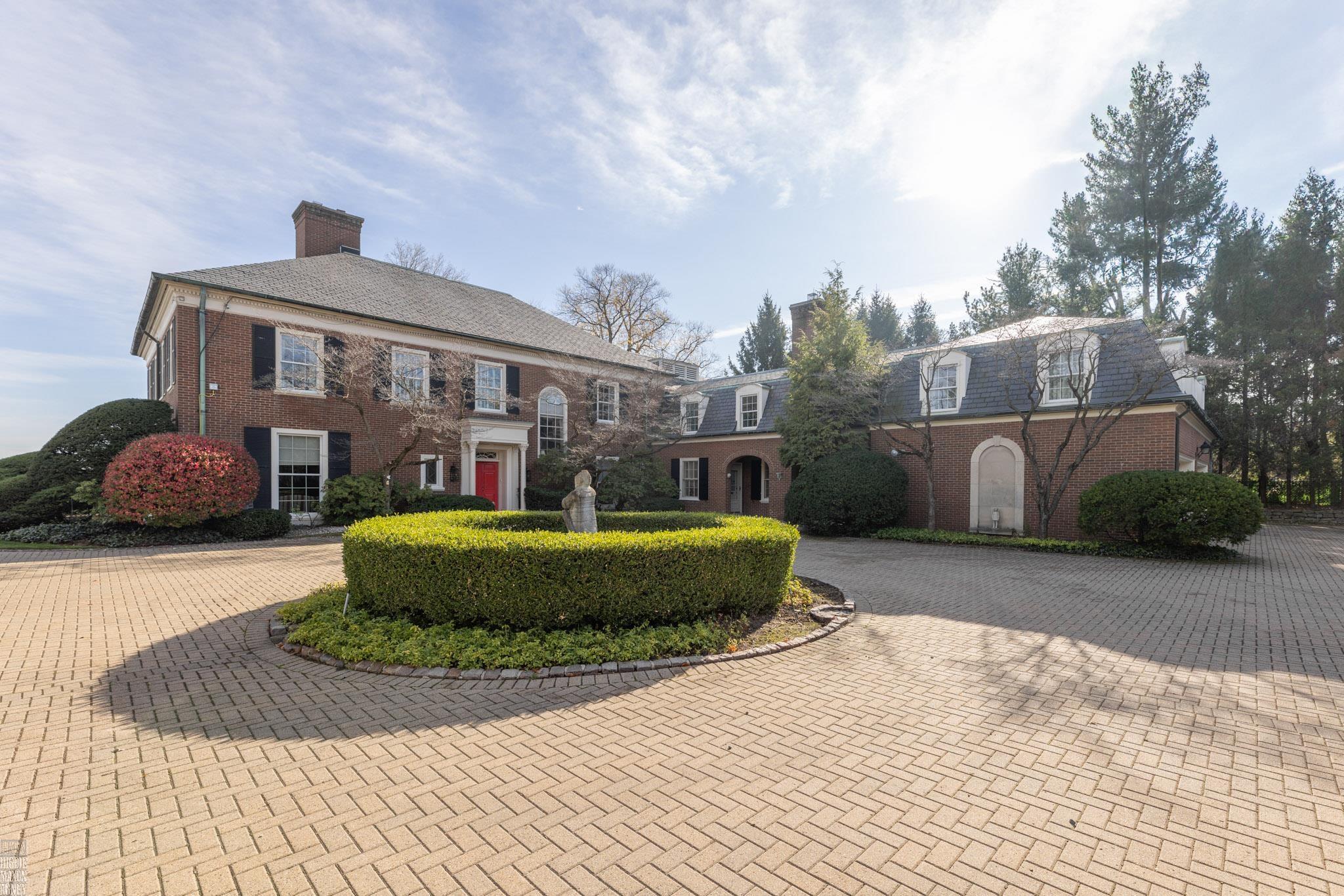 105 Lake Shore Road