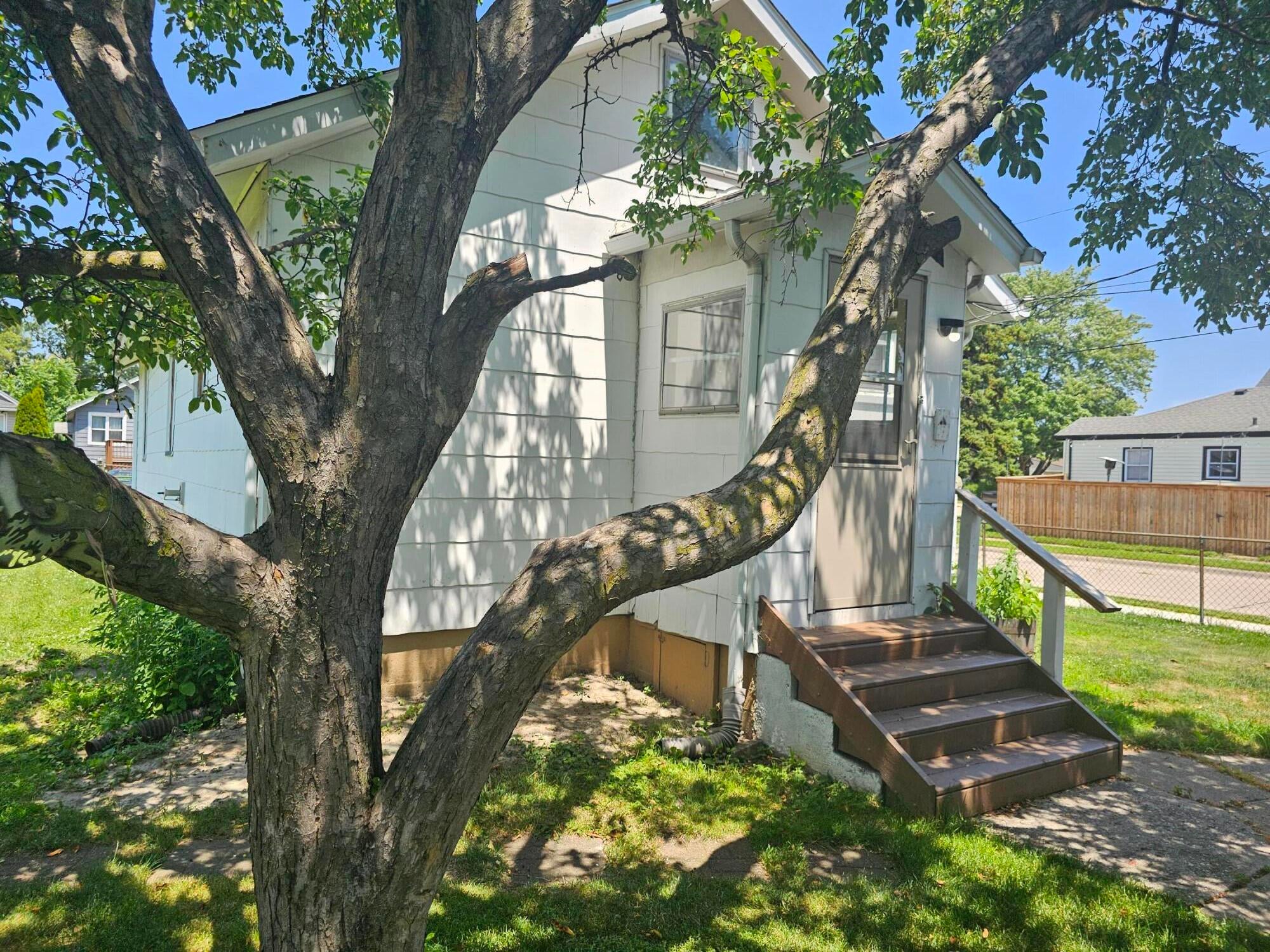 305 Chestnut Avenue