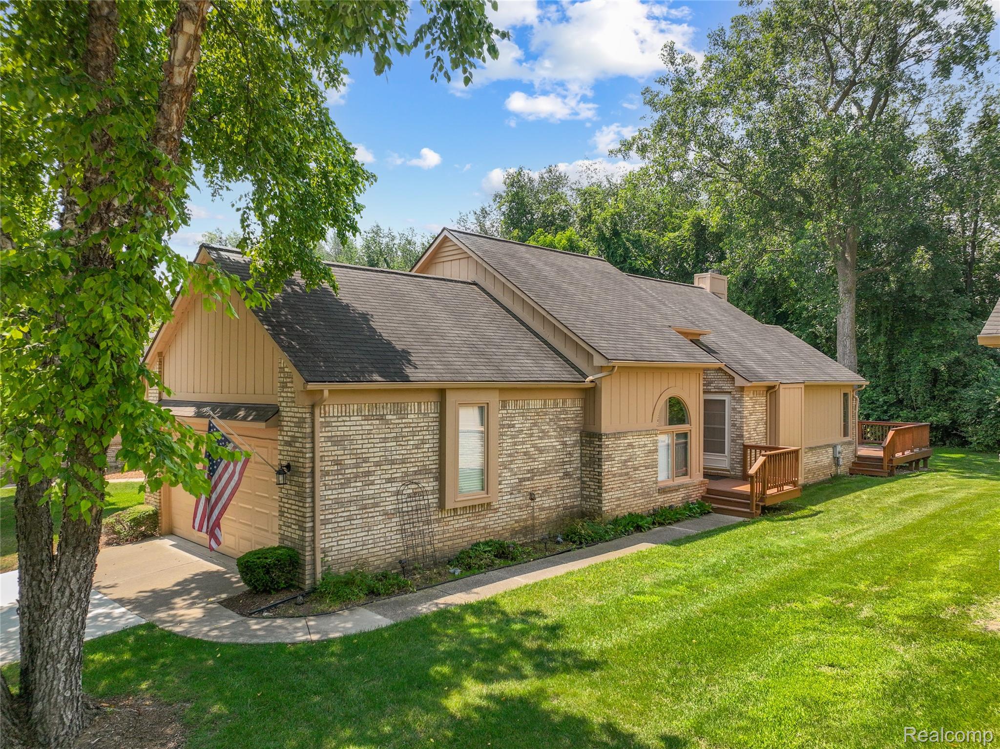 35213 Knollwood Lane
