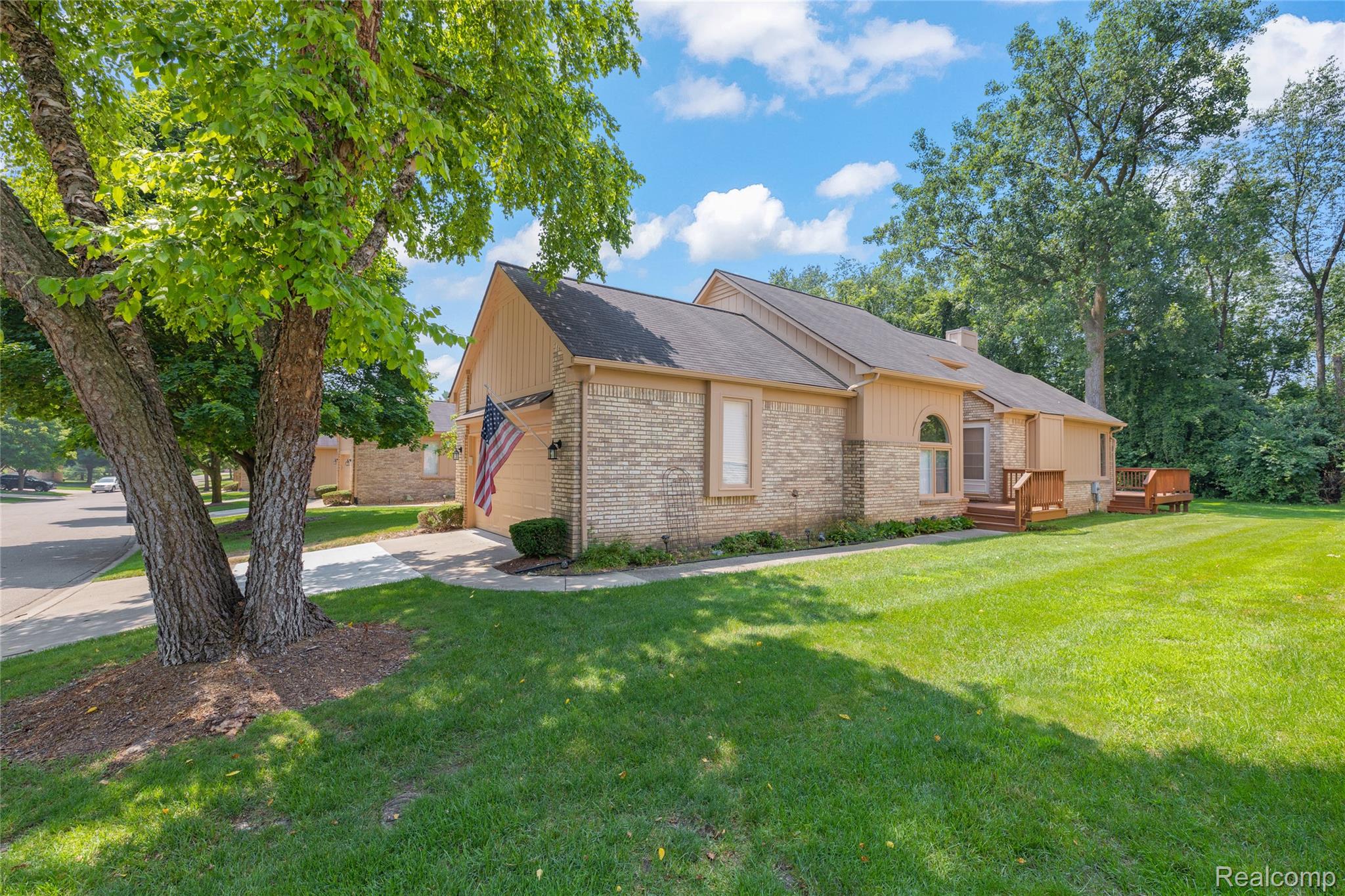 35213 Knollwood Lane