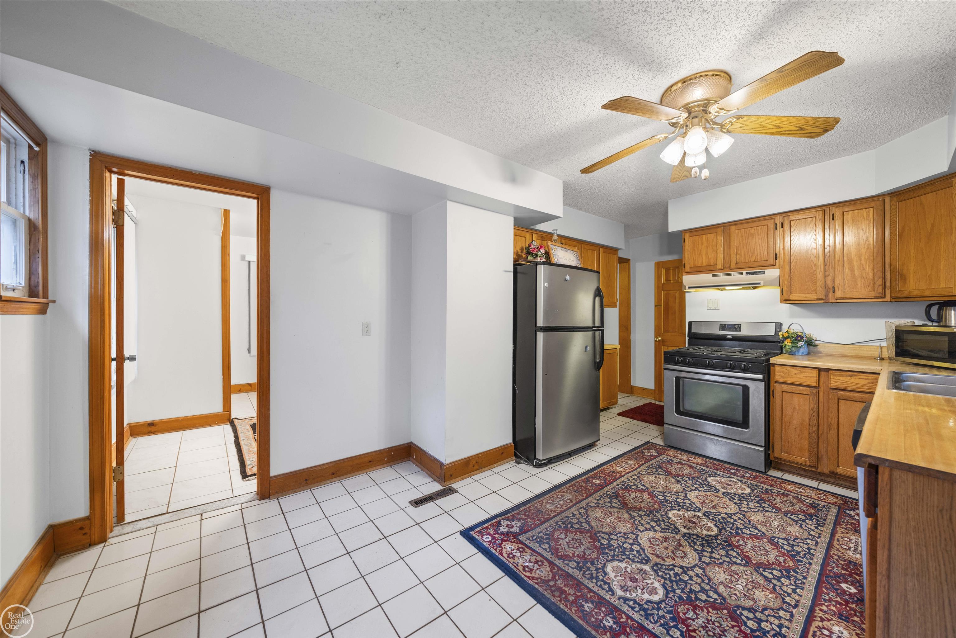 11081 15 Mile Road