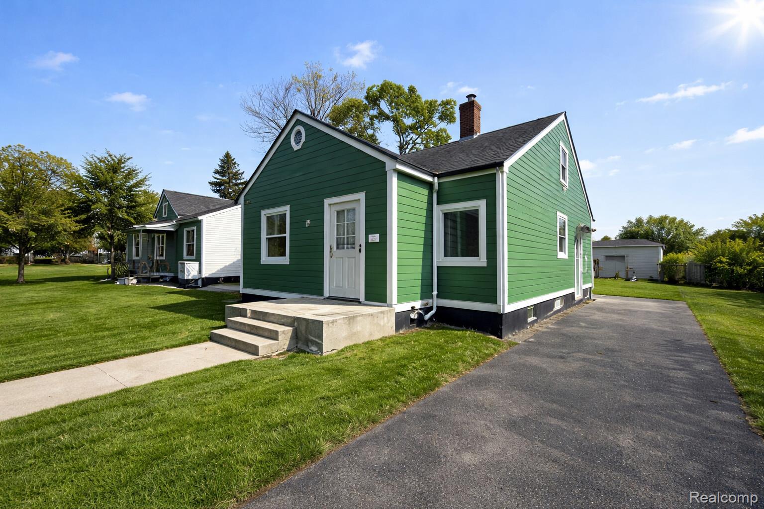 19424 Orleans Street