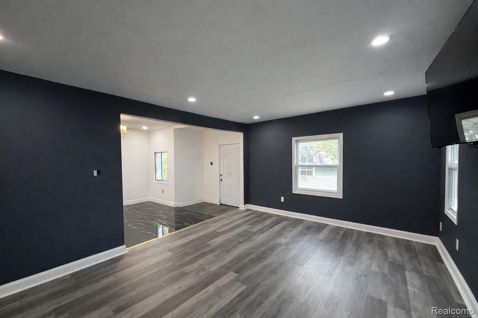 19424 Orleans Street