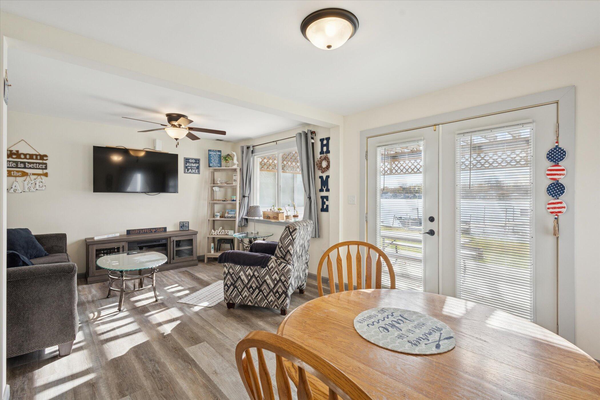 123 N LAKESIDE Drive