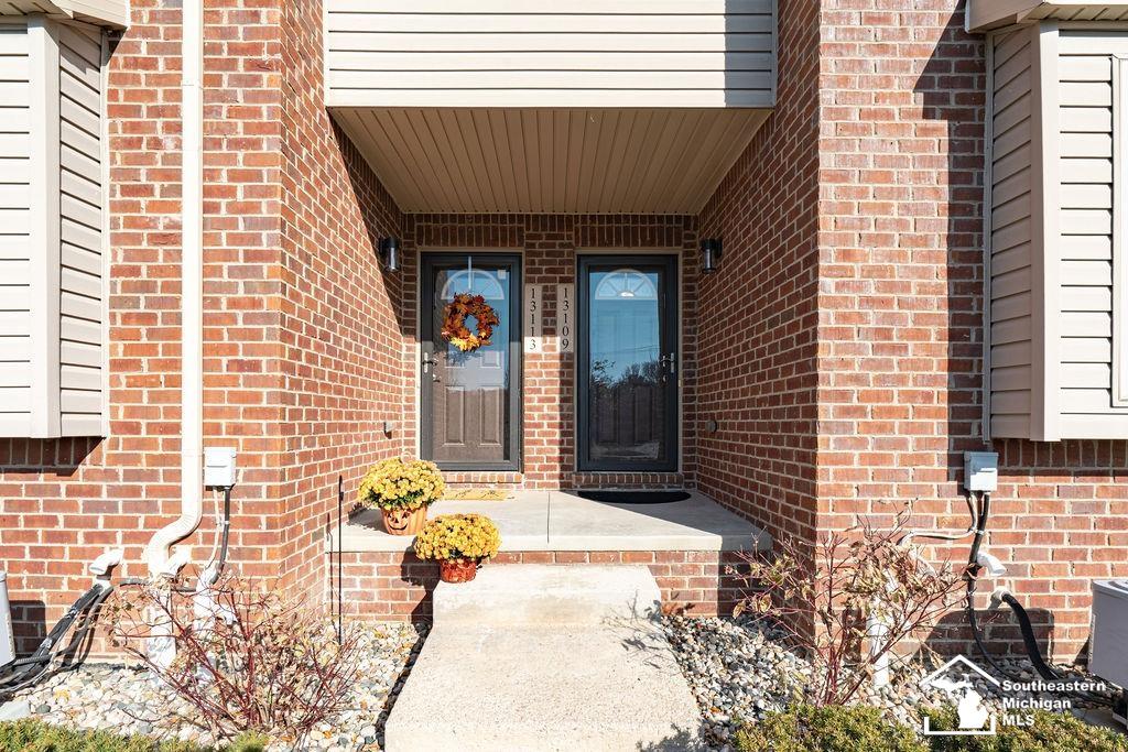 13109 Woodridge Circle