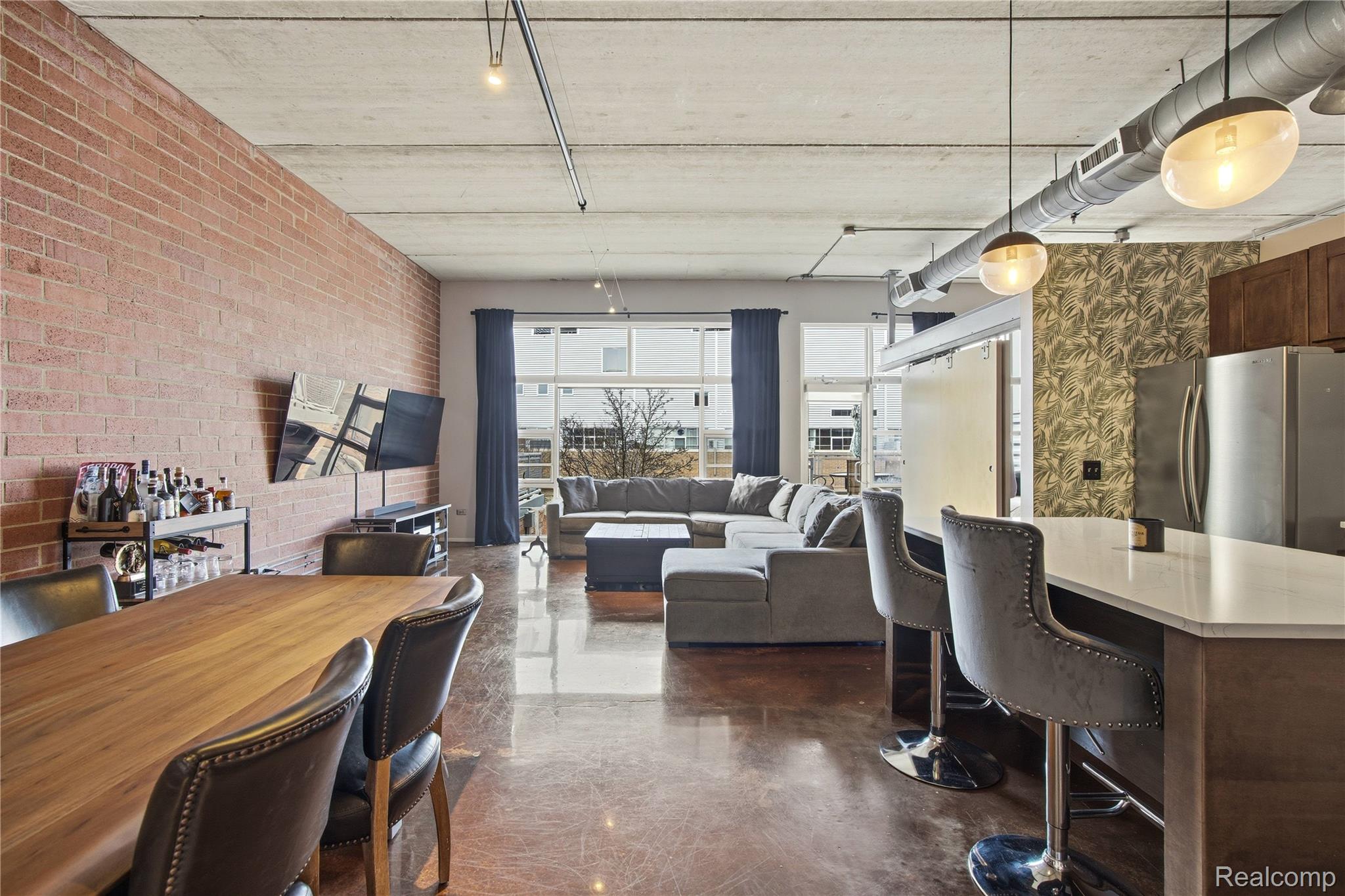 322 E Harrison Avenue 12