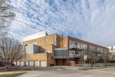 322 E Harrison Avenue 12 Royal Oak City MI 48067