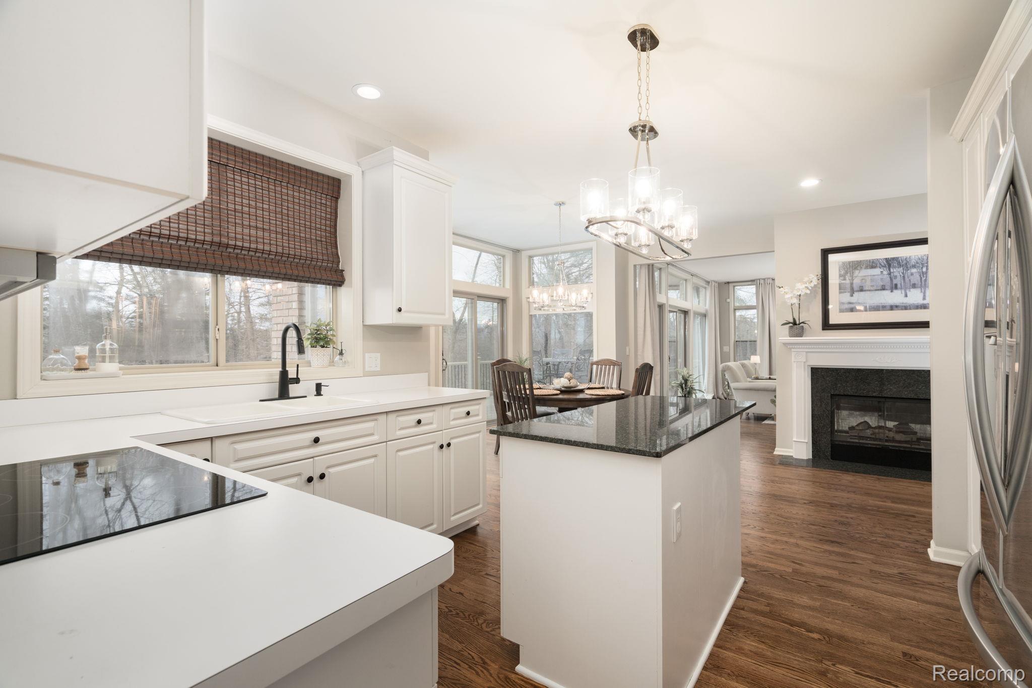 6751 Berry Pointe Drive