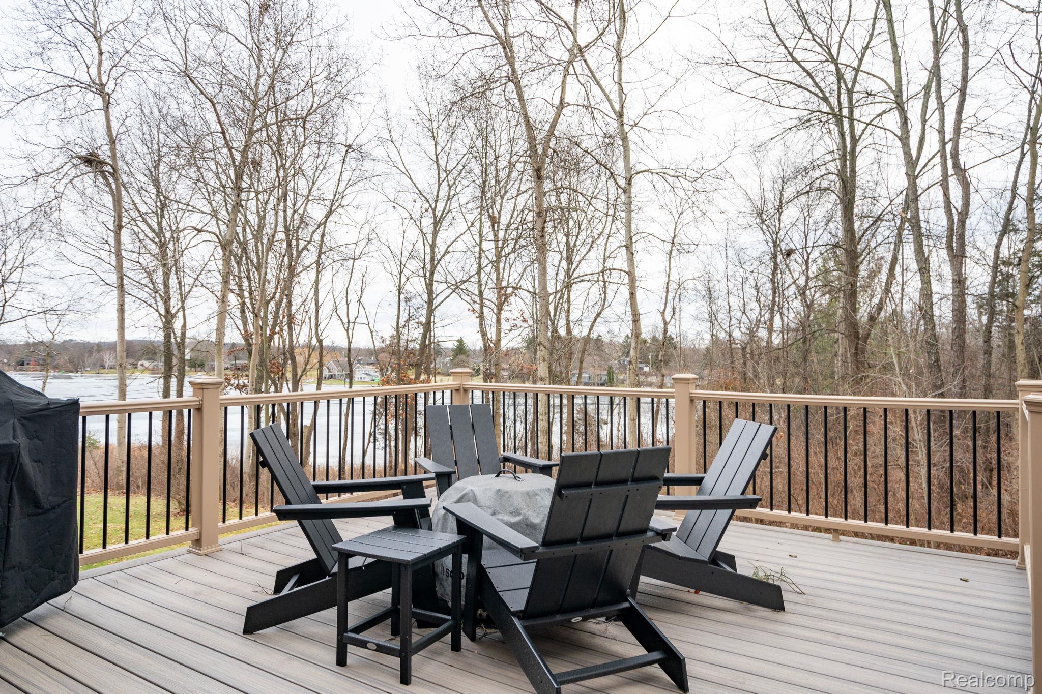 6751 Berry Pointe Drive