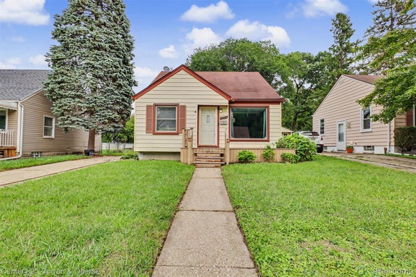 18504 FIVE POINTS ST, DETROIT, MI 48240 - Image f75f6328fbffa1b9aed1b3189e7e7a7d/3572424811