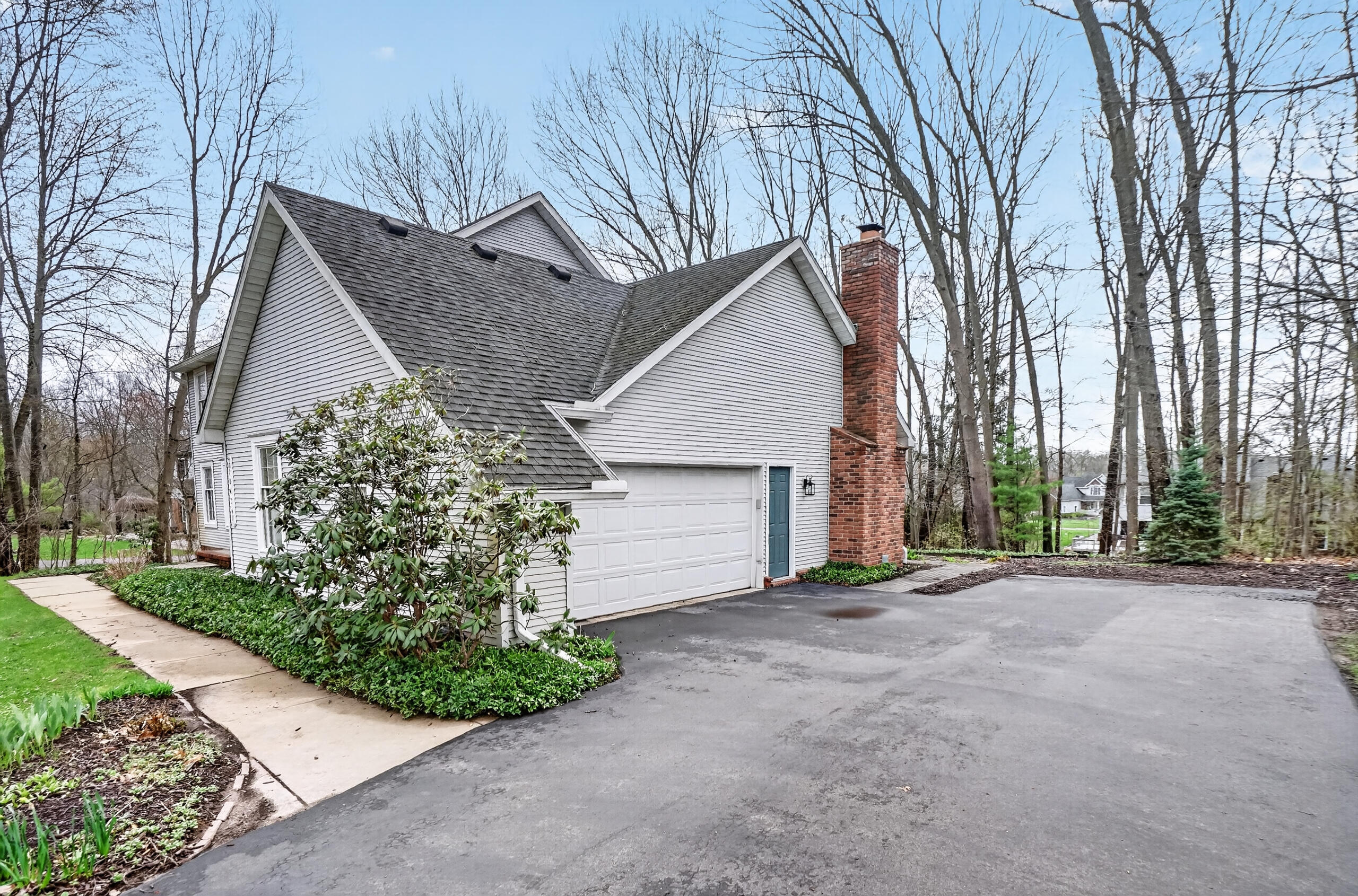 10434 Sourwood Court