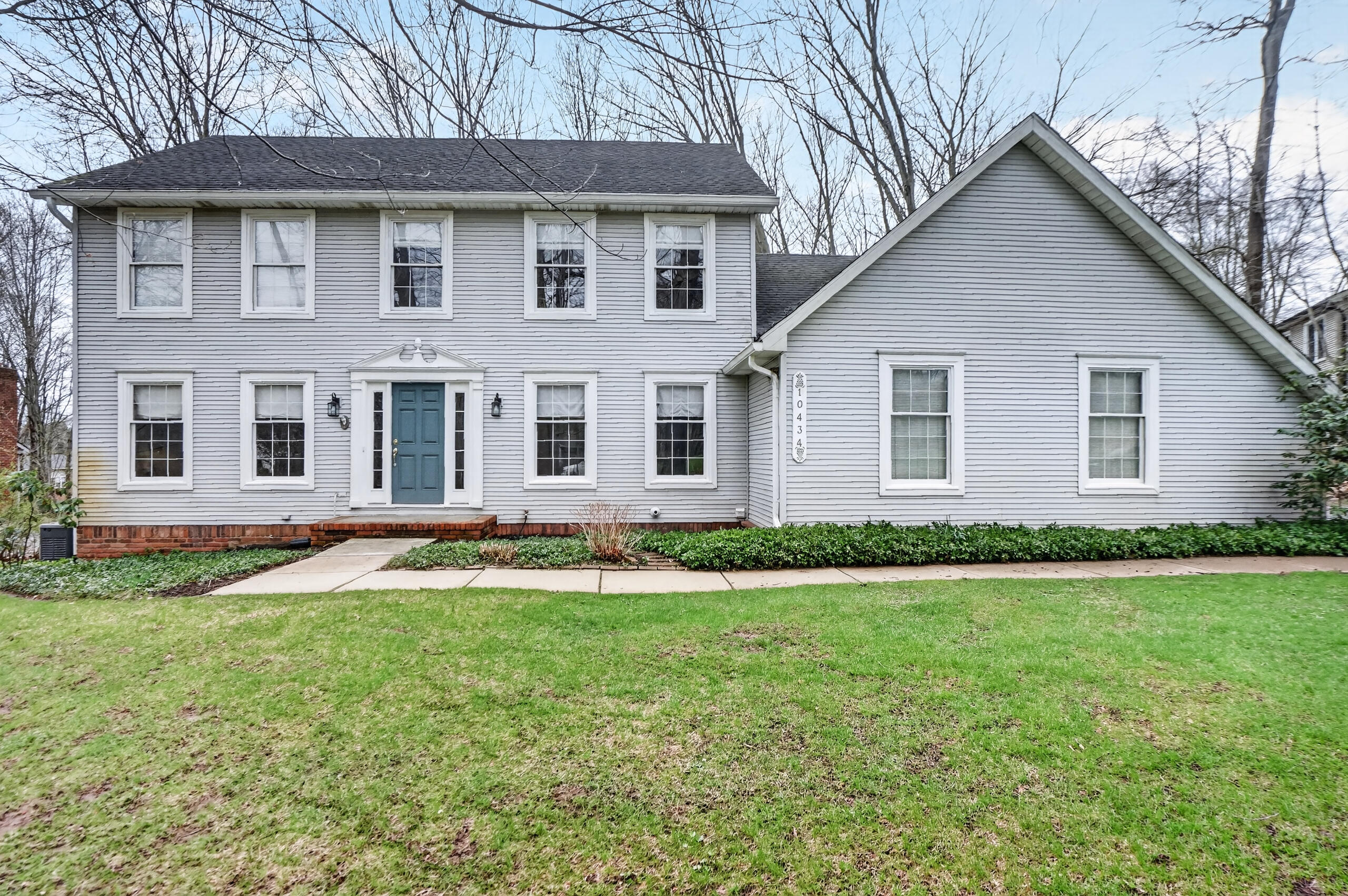 10434 Sourwood Court