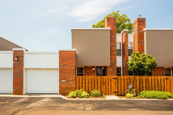 1911 HYDE PARK RD, DETROIT, MI 48207 - Image f76c2dcfad6a77e0da0df33de43b4021/2753438004