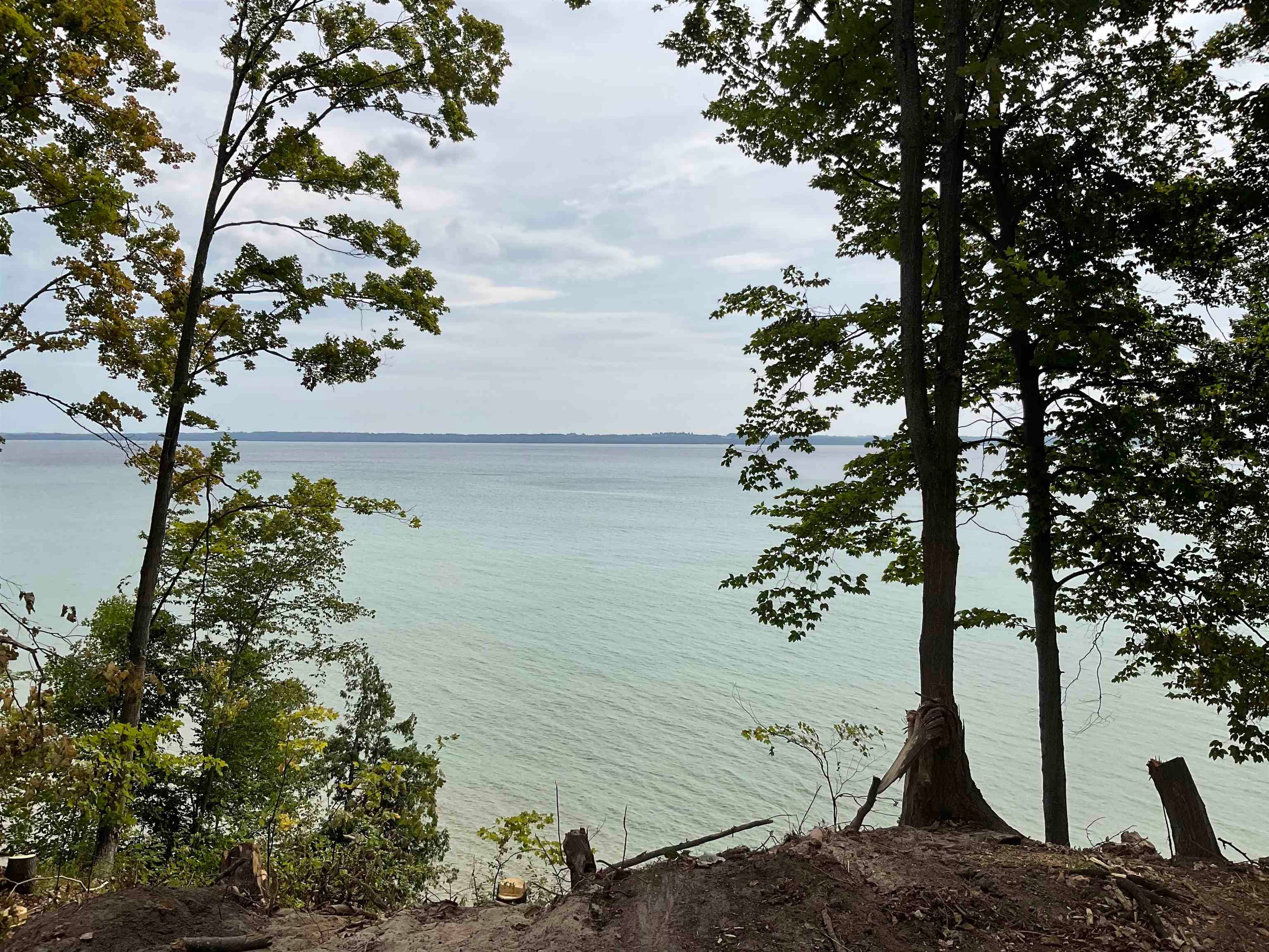 S Lee Point Road