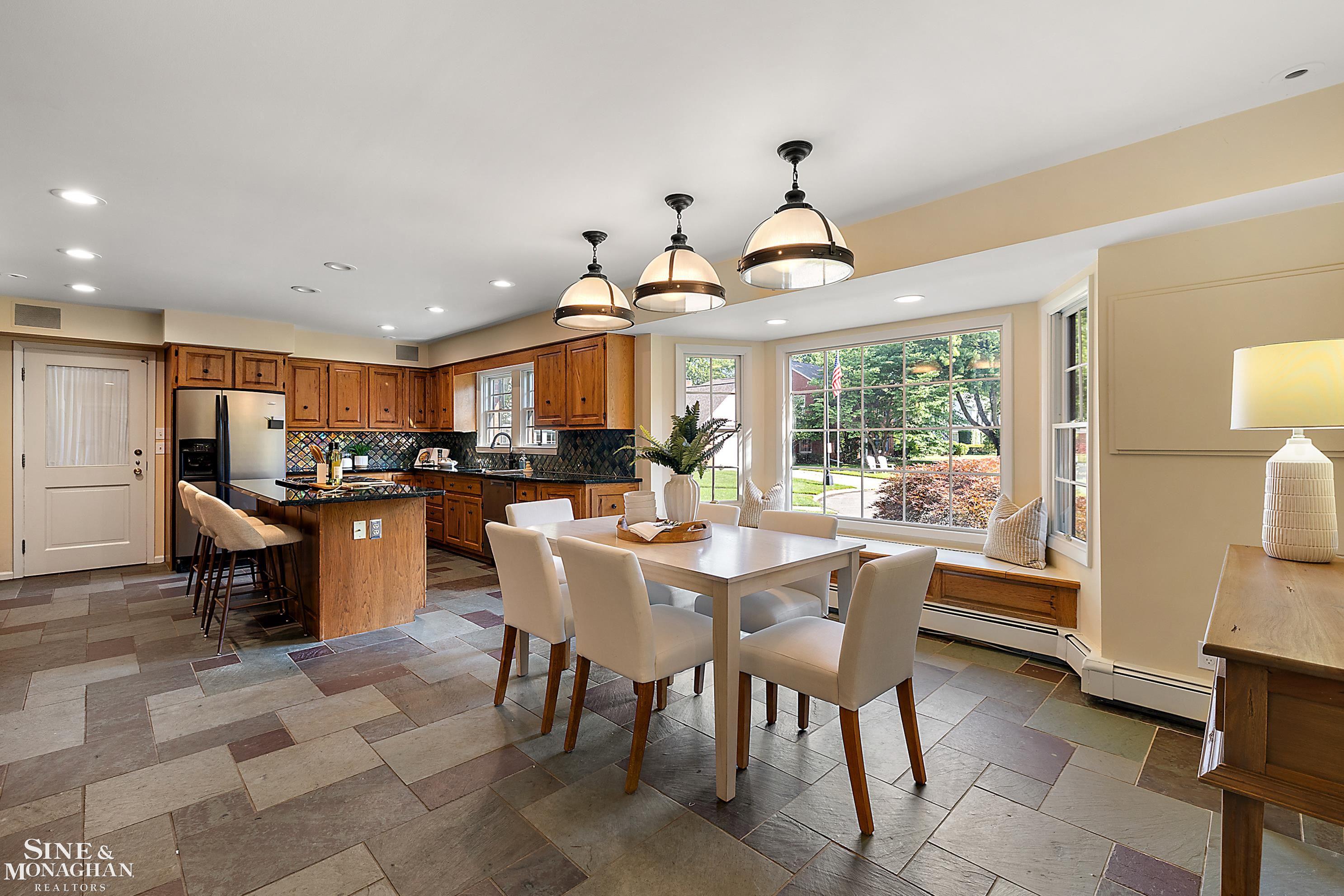 39 Harbor Hill Road
