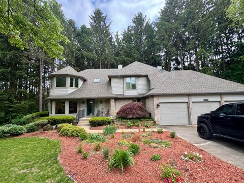 9641 Rolling Greens Drive Hamburg Township MI 48169